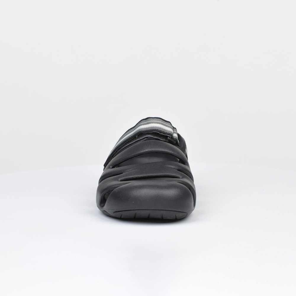 キャニオンサンダル