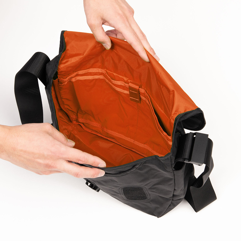 ベルニナフラップショルダー M