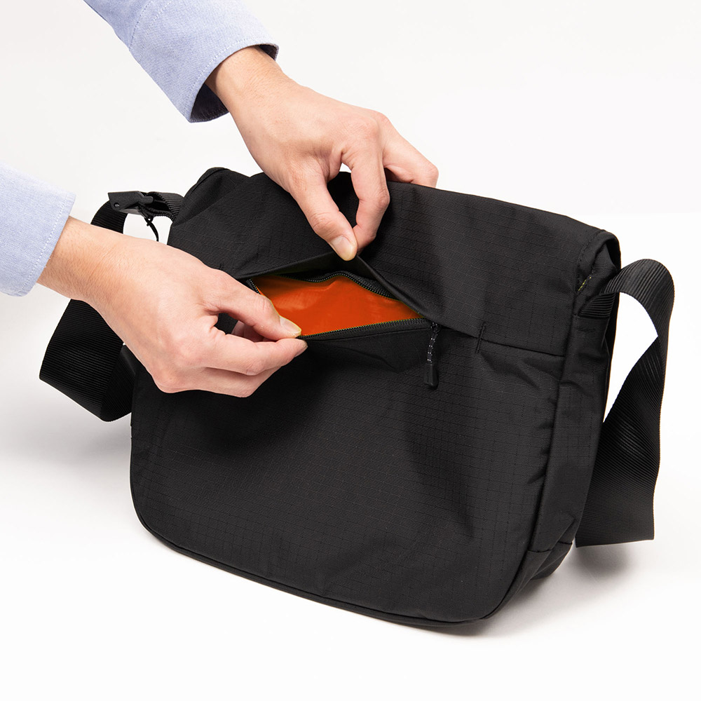 ベルニナフラップショルダー M