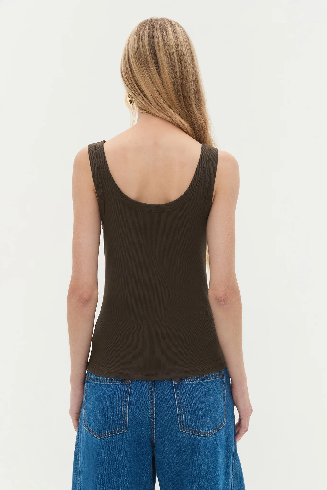 Cowrie Scoop Tank