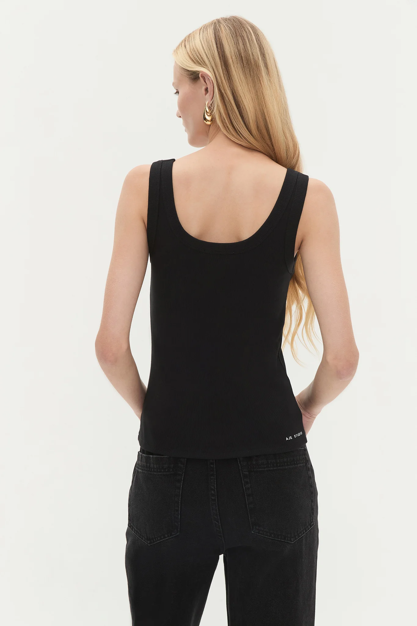 Cowrie Scoop Tank