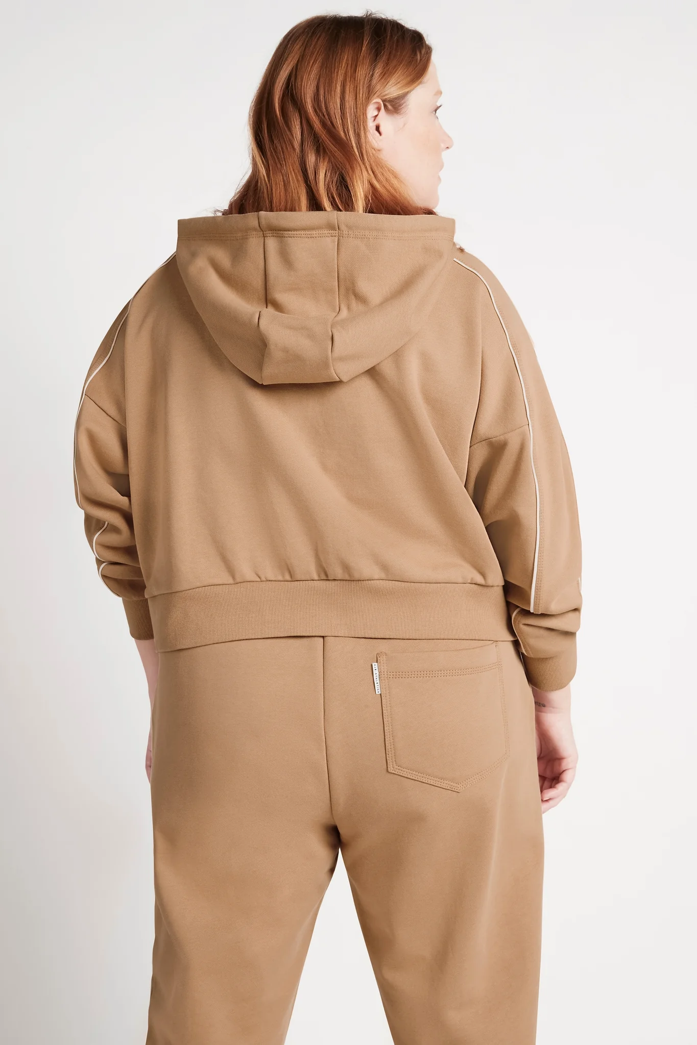 Cropped Essential Contrast Piping Hoodie 405