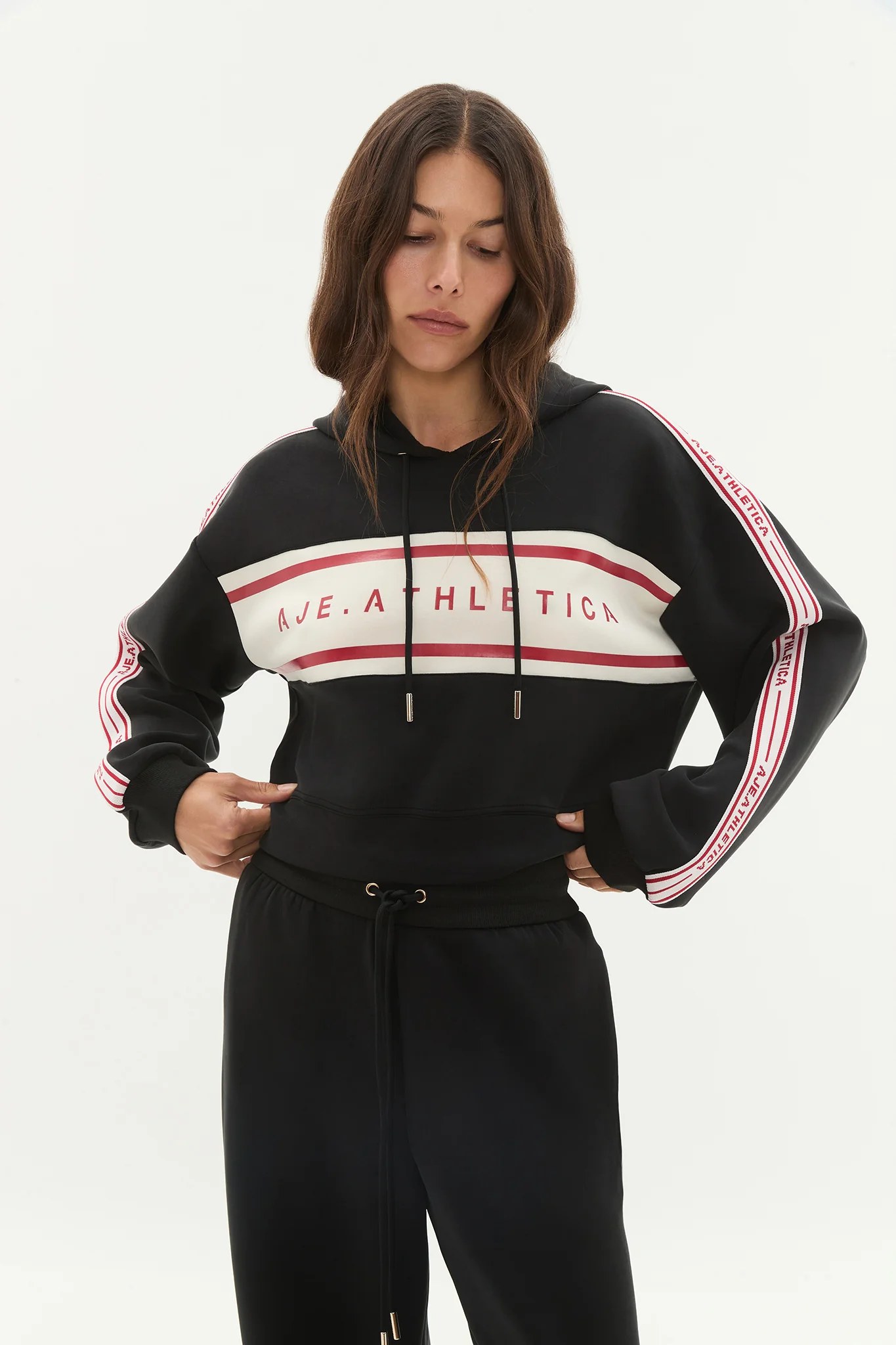 Cropped Logotape Hoodie 405