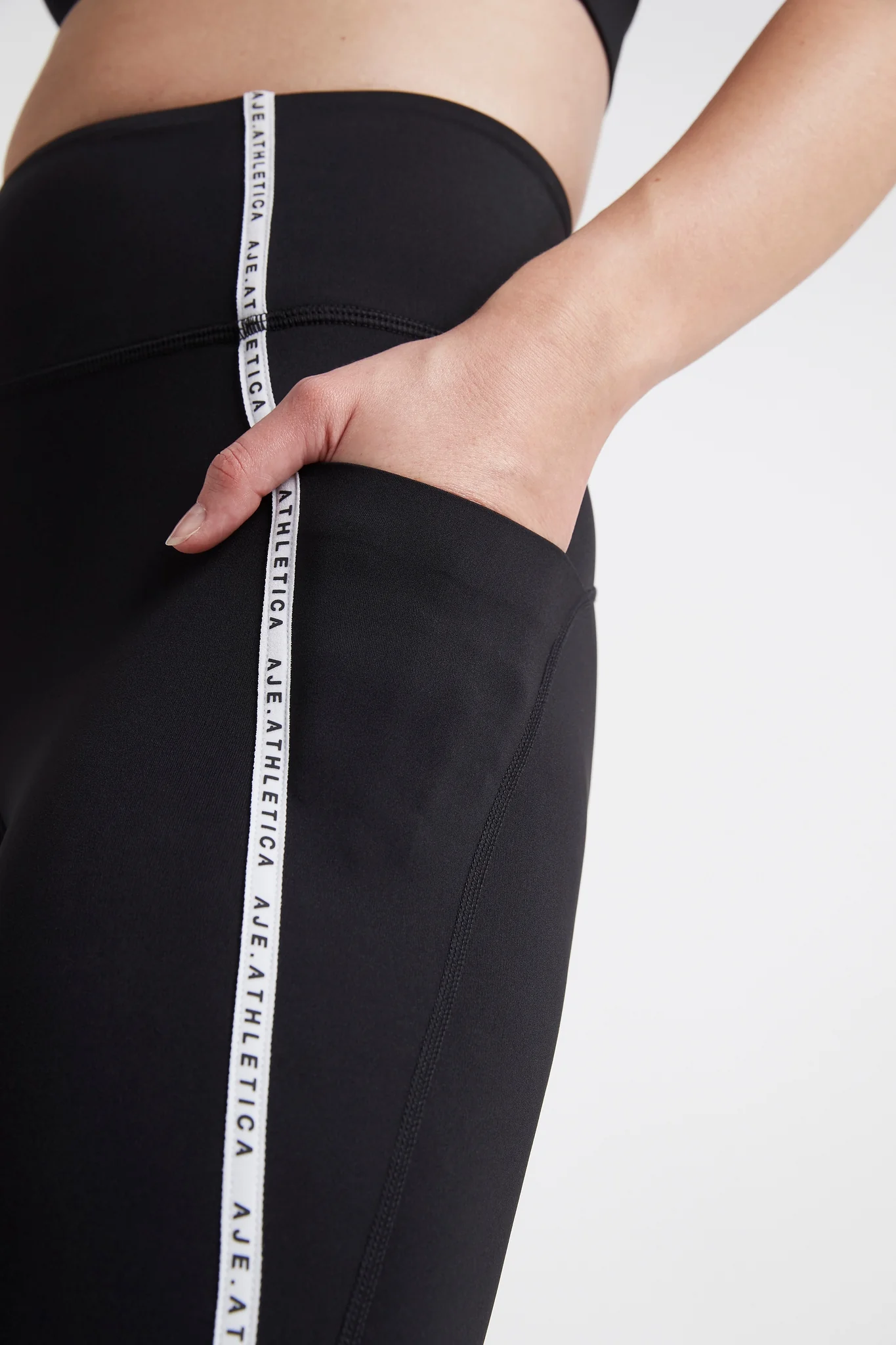 Contrast Logo Full Length Legging 203