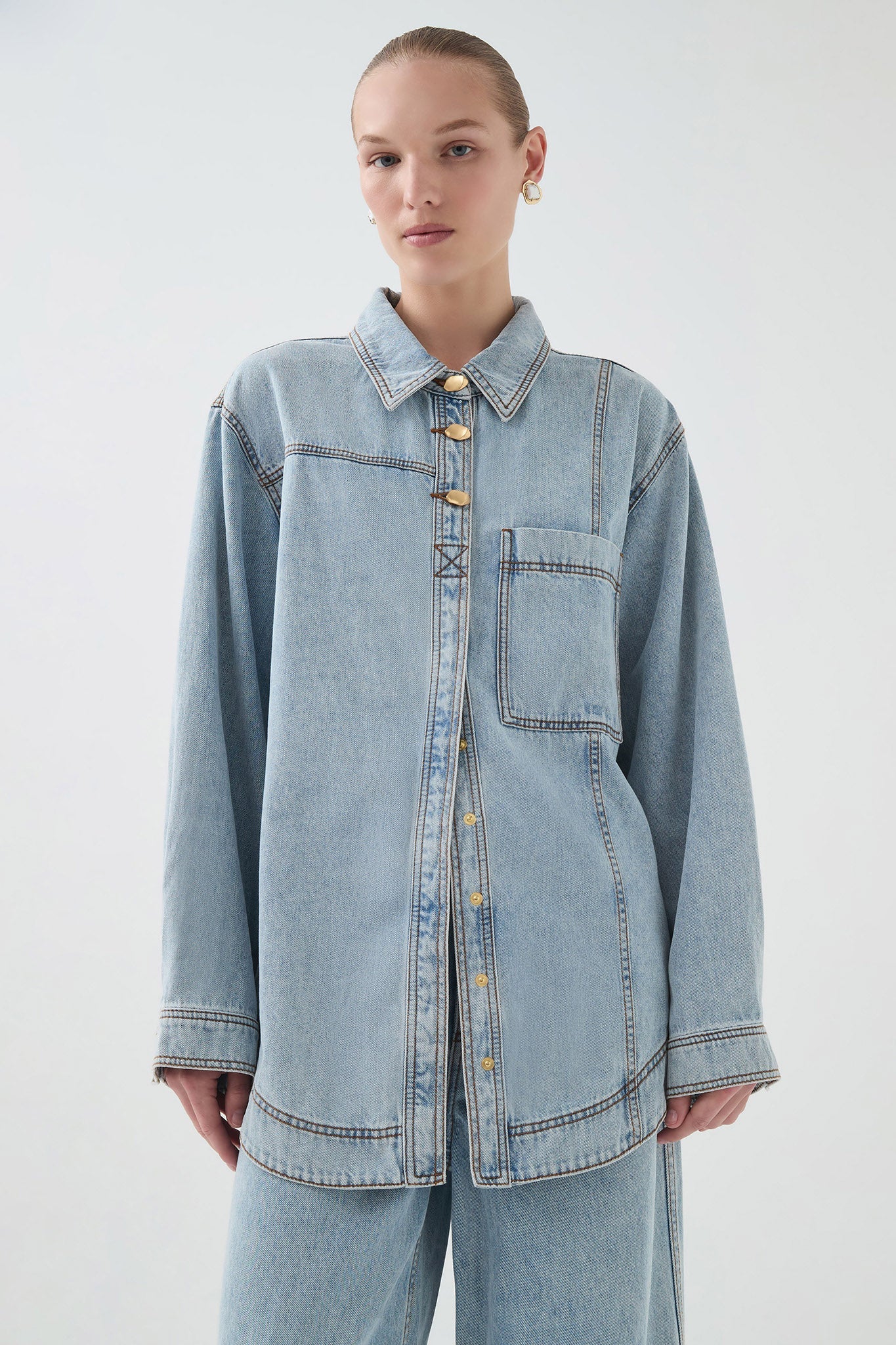 Outline Button Denim Shirt