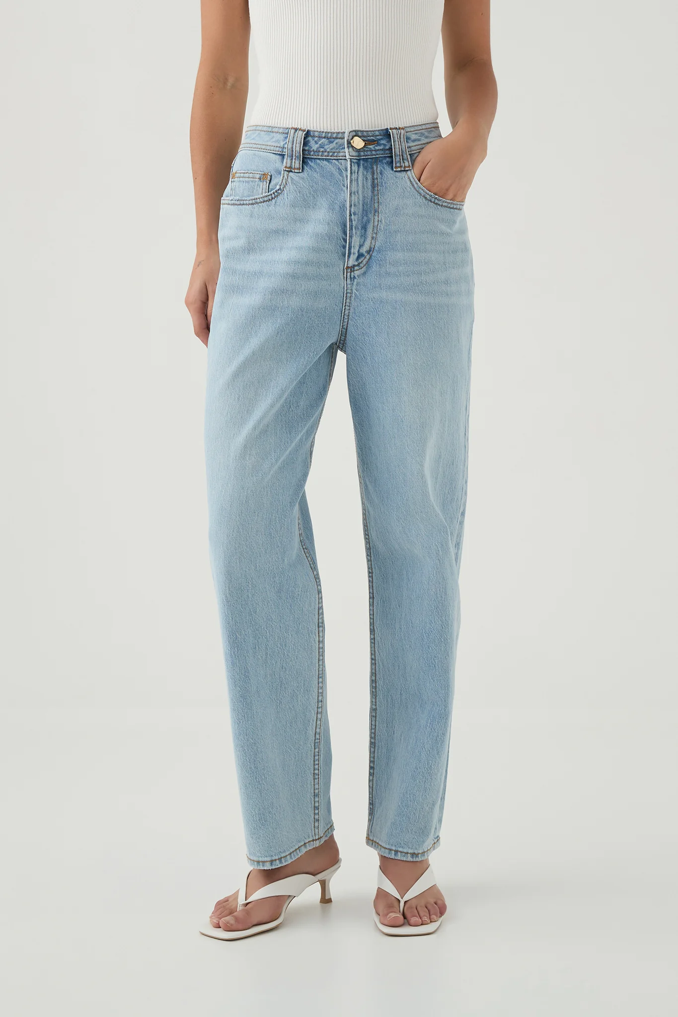 Billie Straight Ankle Jean