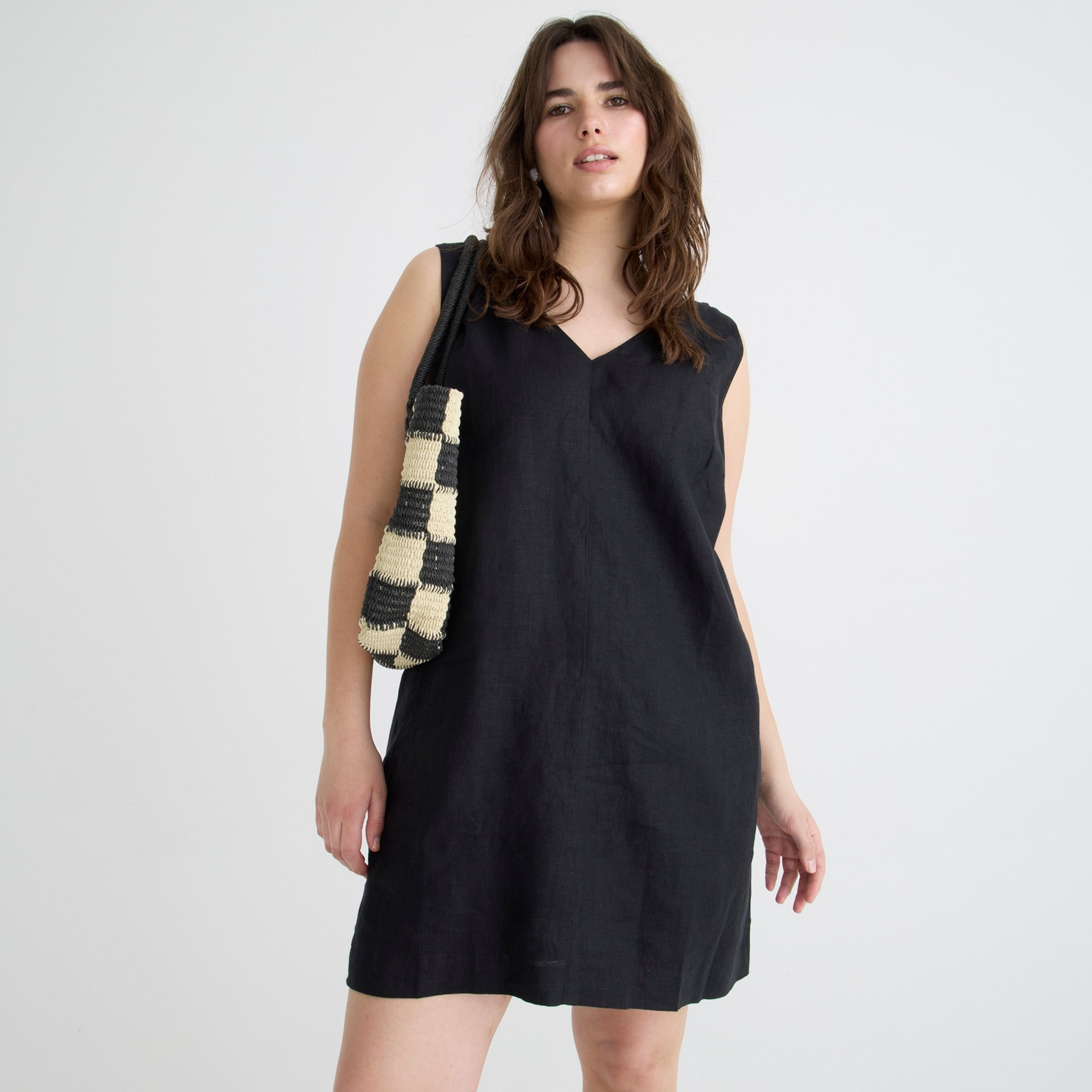 Maxine V-neck shift dress in linen