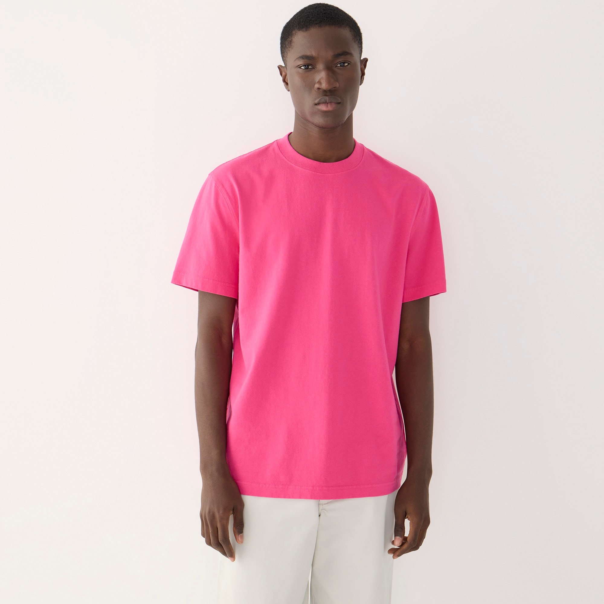 Relaxed premium-weight cotton no-pocket T-shirt