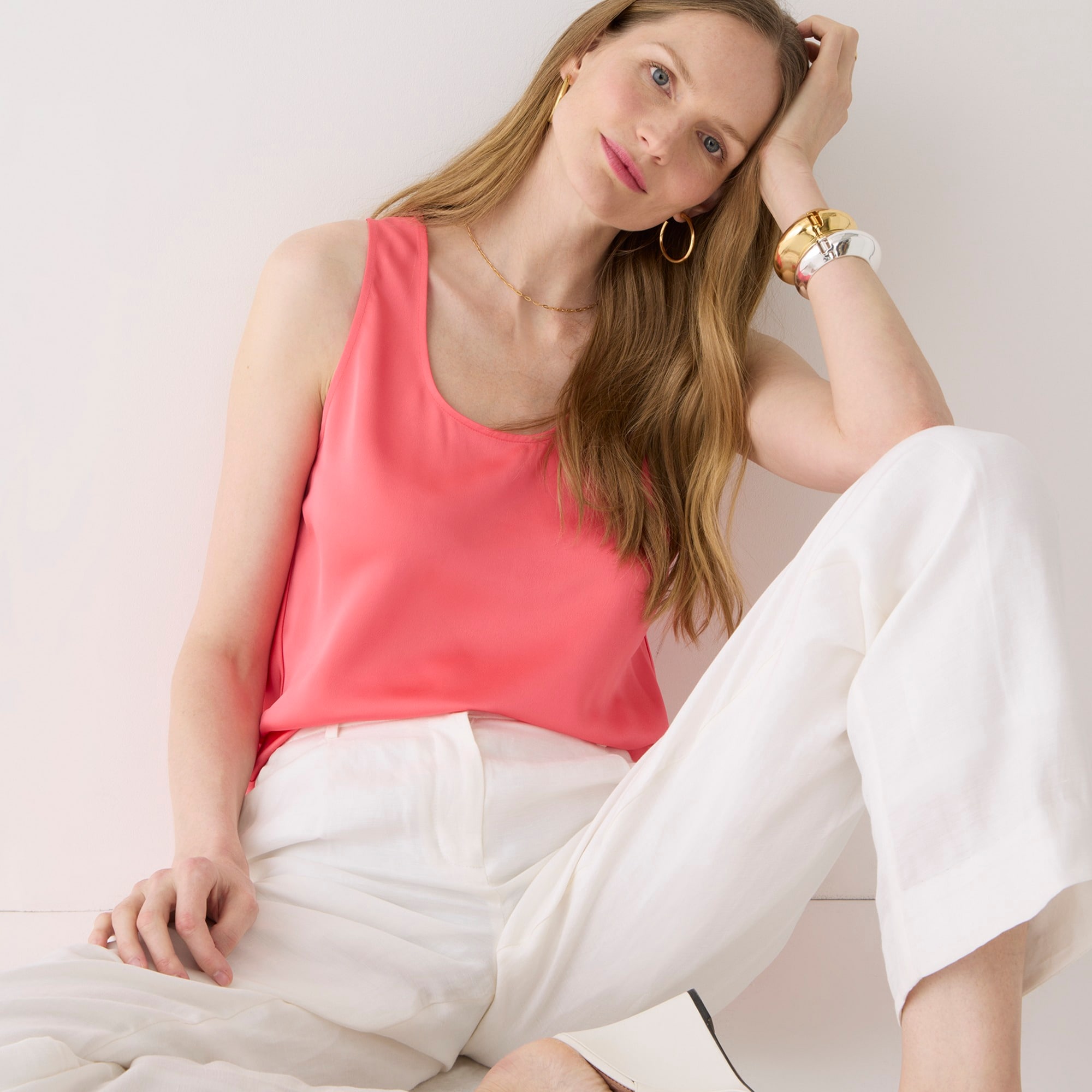 Sleeveless shell top in everyday crepe