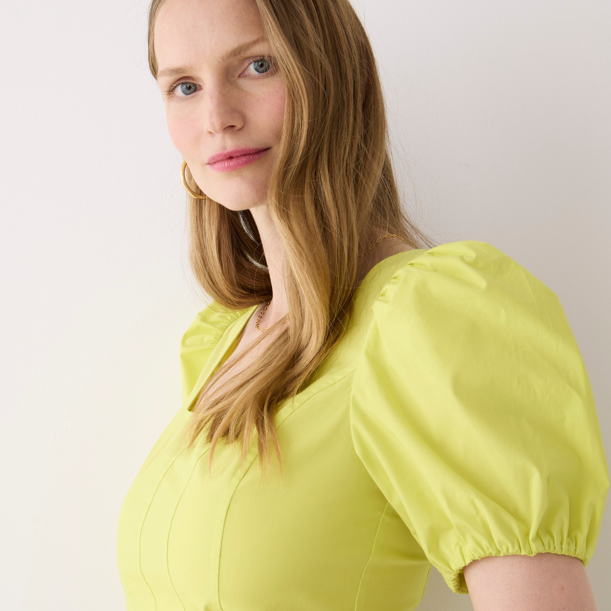 Puff-sleeve squareneck top in cotton poplin