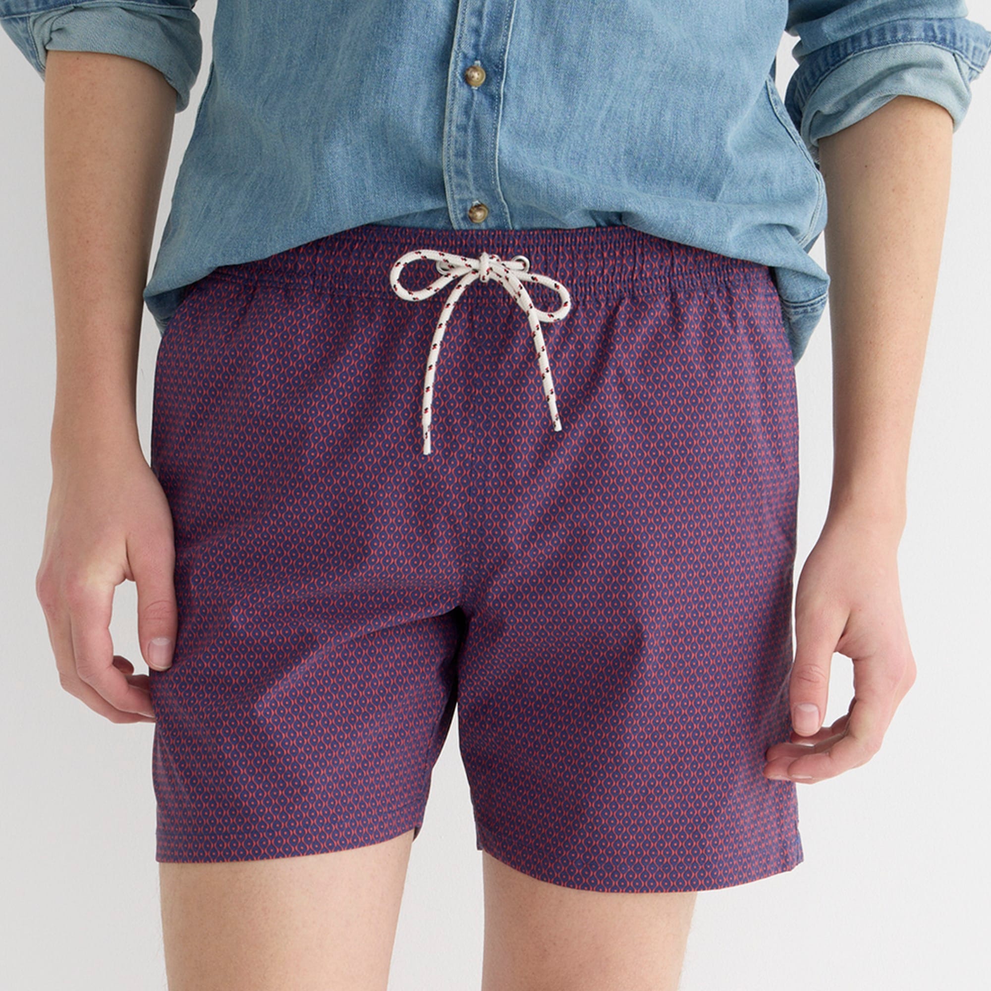 6" stretch swim trunk in print with ECONYL® nylon