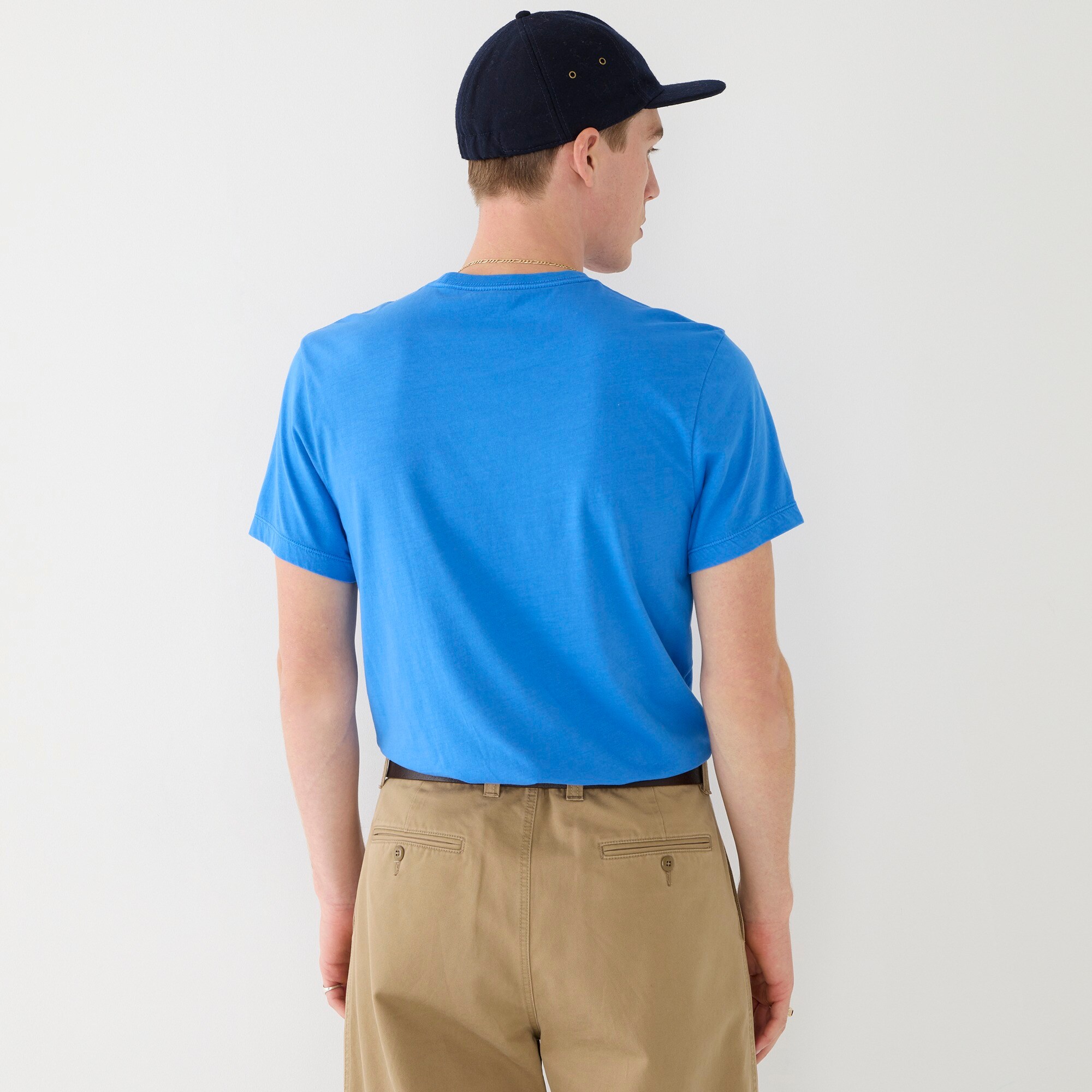 Broken-in short-sleeve pocket T-shirt