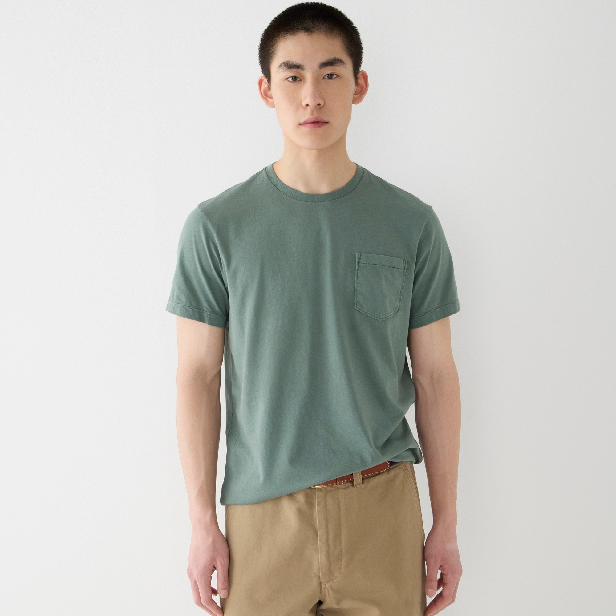 Broken-in short-sleeve pocket T-shirt