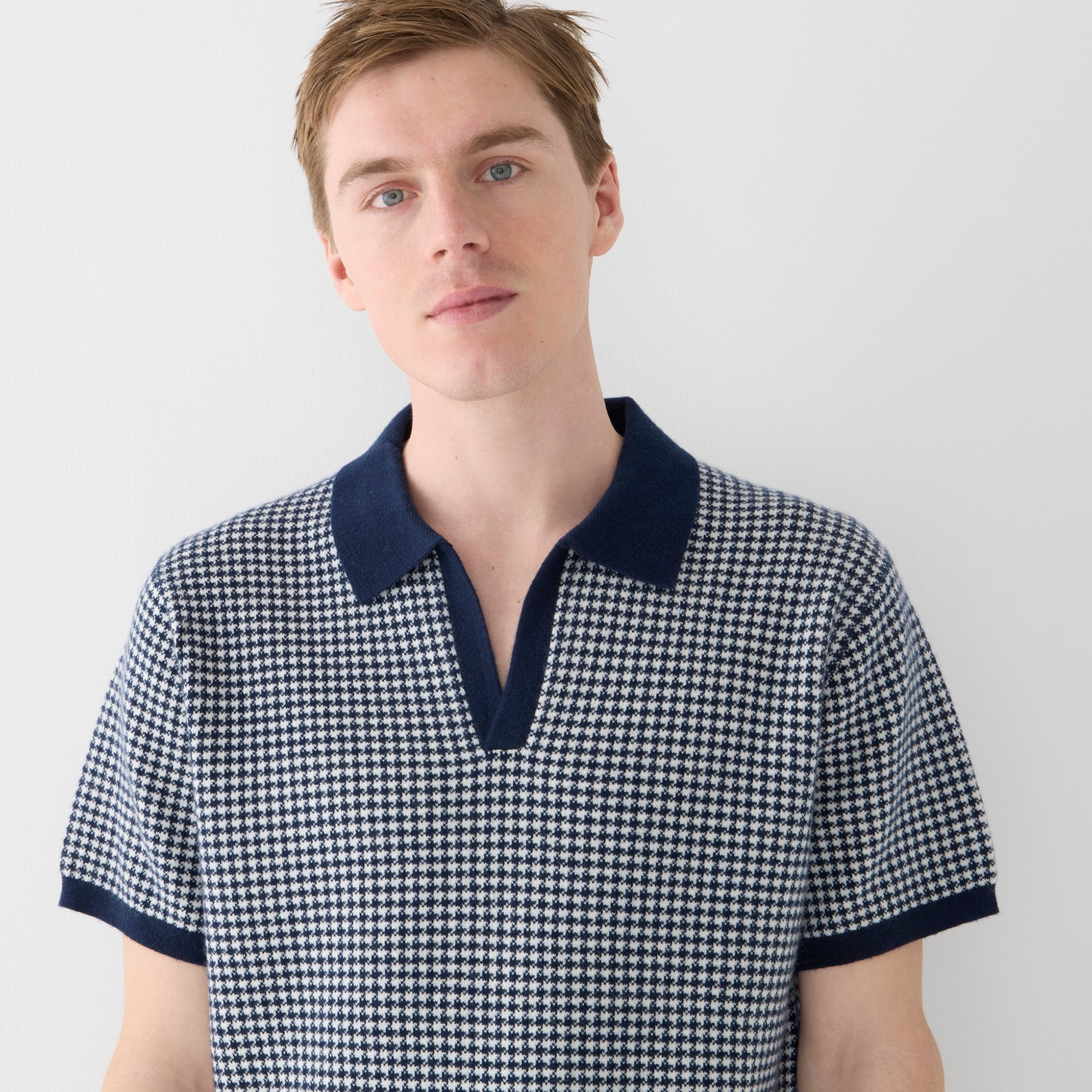 Cashmere short-sleeve johnny-collar sweater-polo in houndstooth