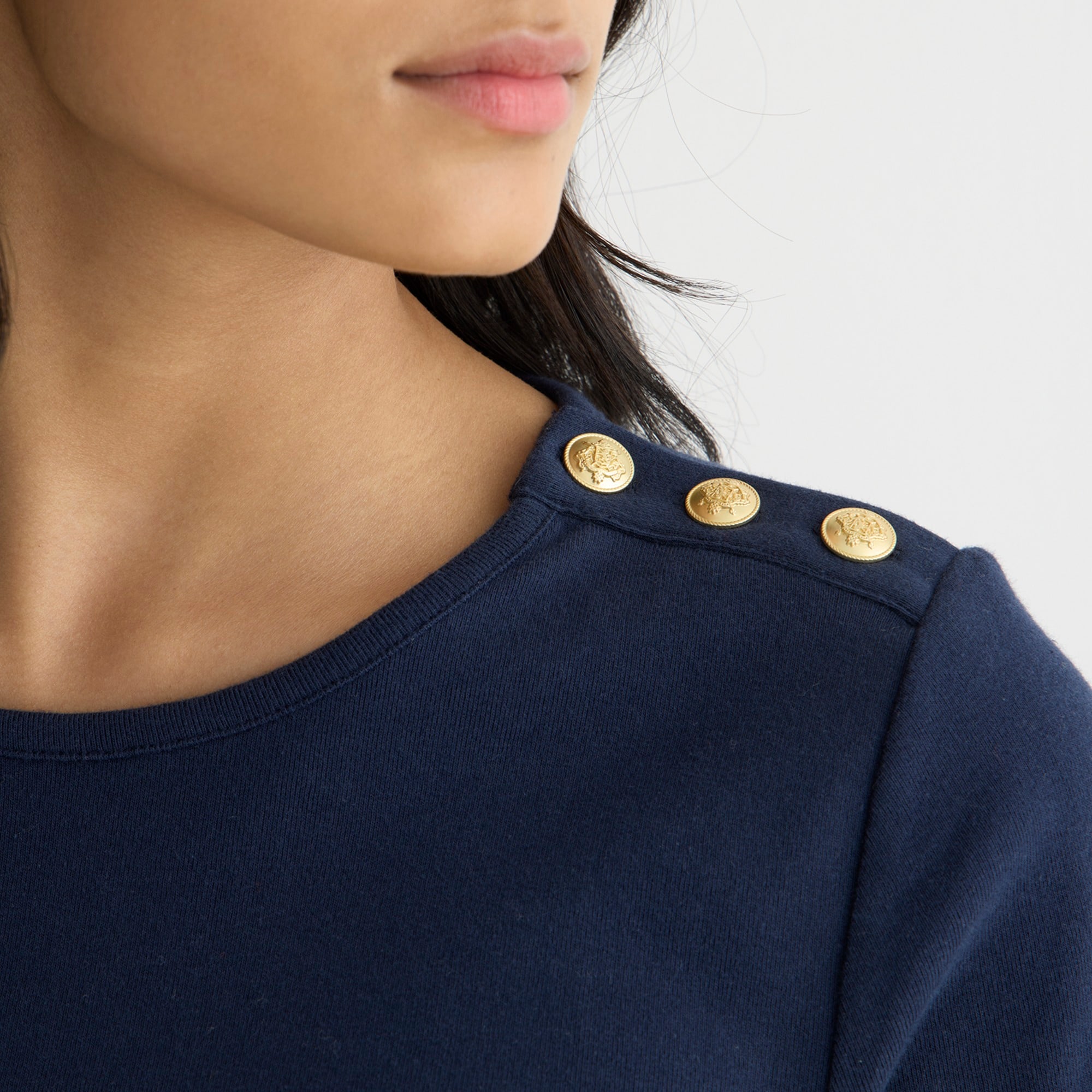 Perfect-fit elbow-sleeve T-shirt with buttons
