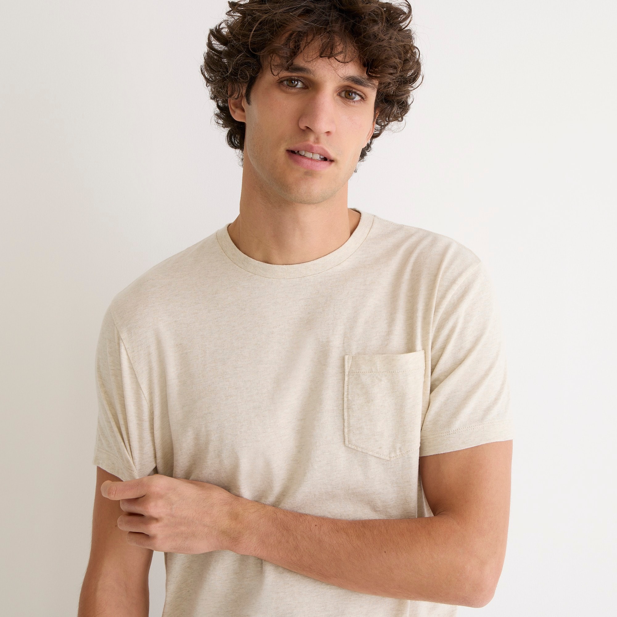Broken-in short-sleeve pocket T-shirt