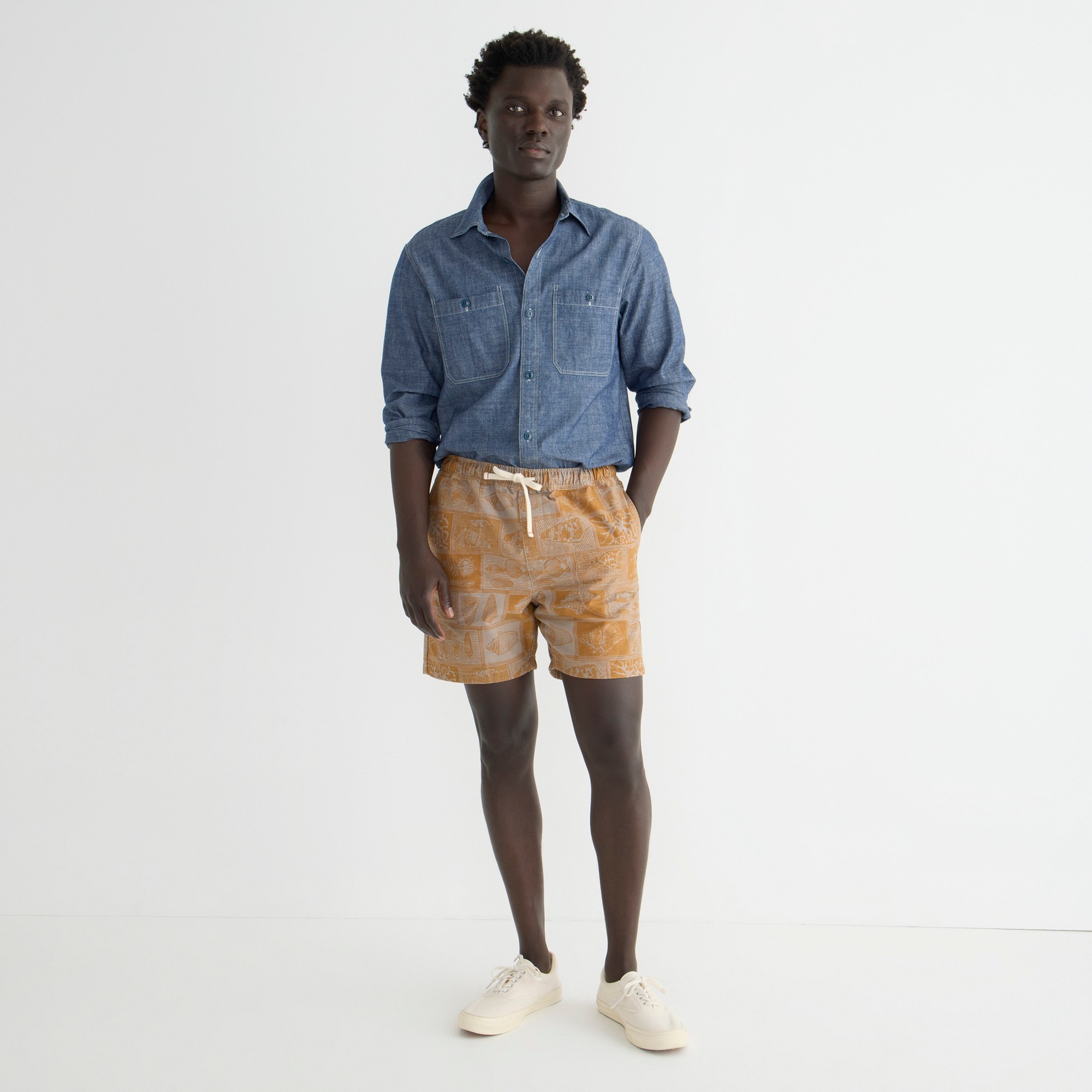 Wallace & Barnes 6" drawstring short in block print