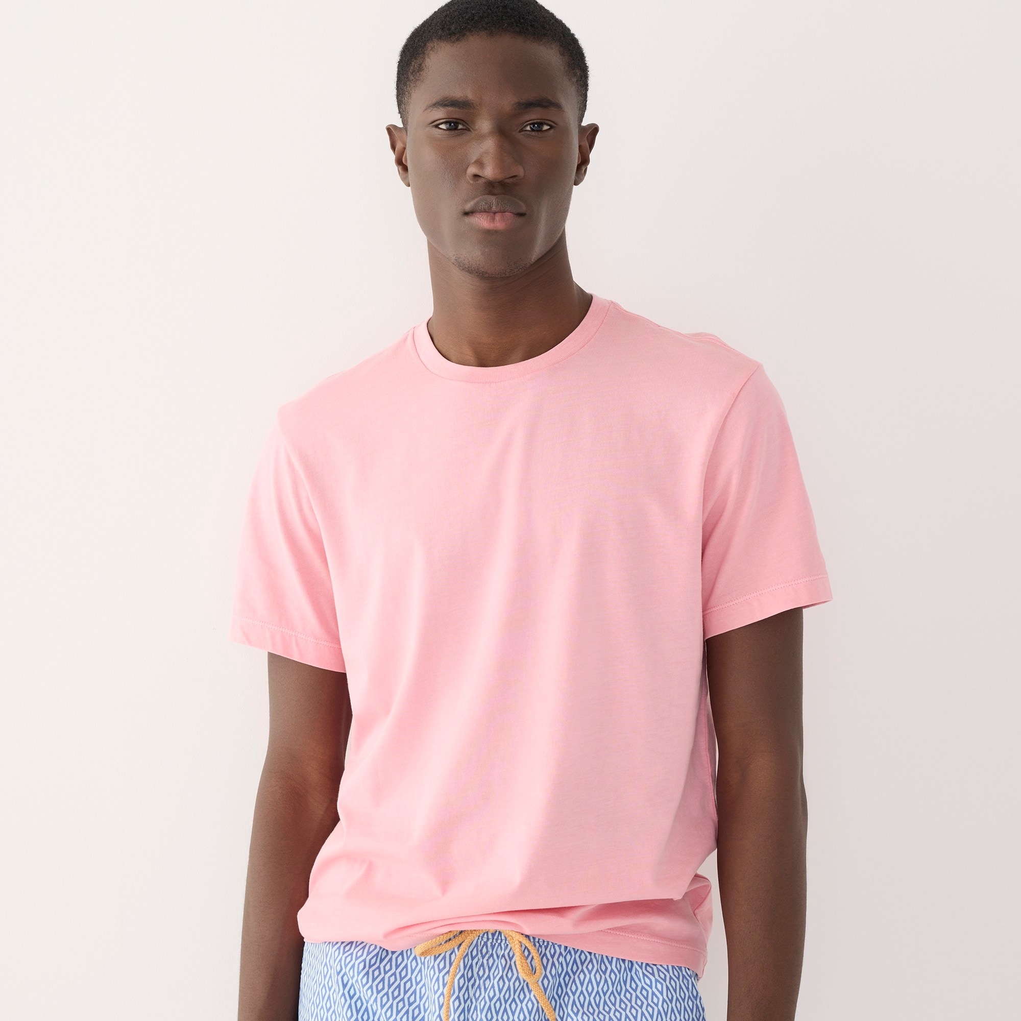 Broken-in short-sleeve T-shirt