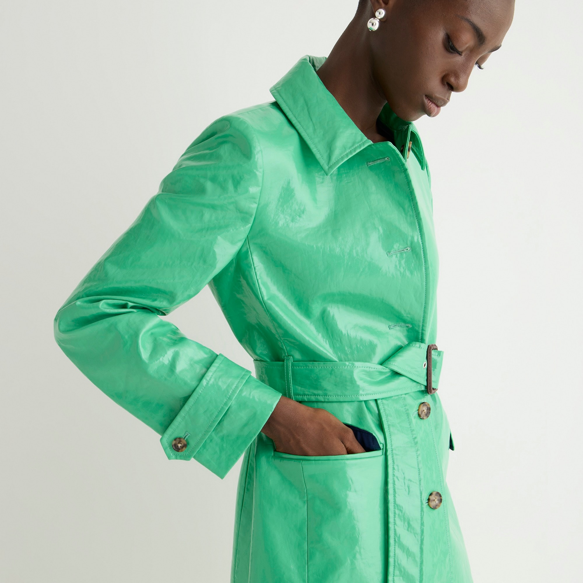 Collection trench coat in laminated linen