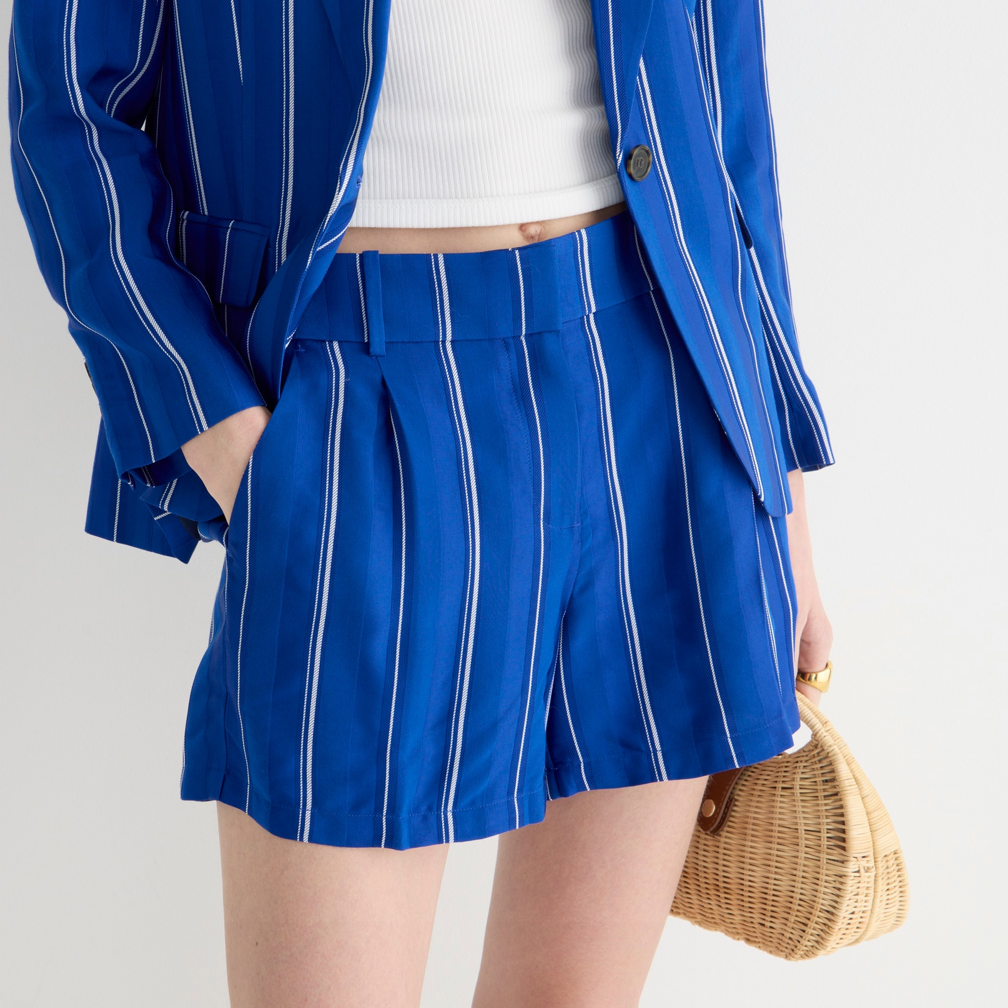 Collection high-rise pleated short in striped jacquard
