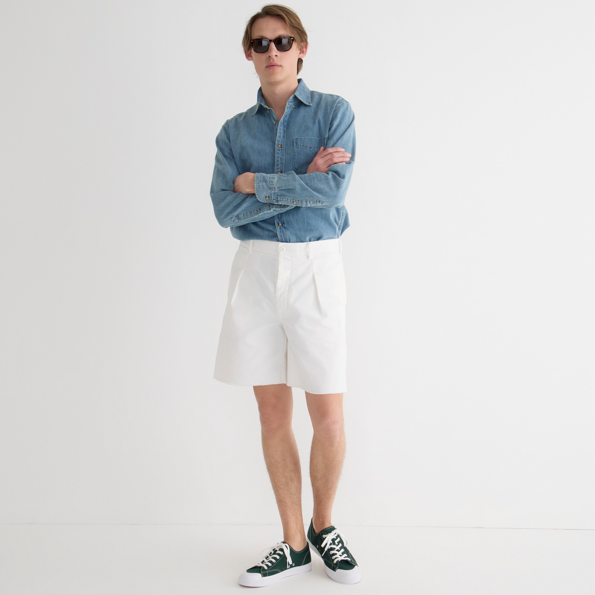 Wallace & Barnes 8" pleated cutoff chino short