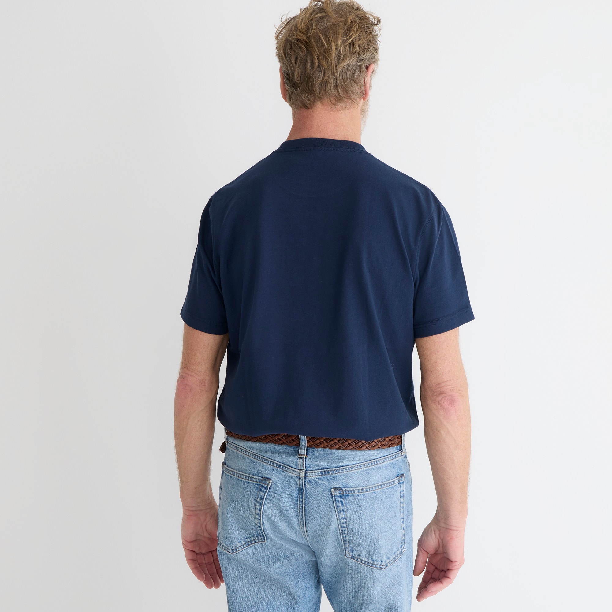 Relaxed premium-weight cotton no-pocket T-shirt