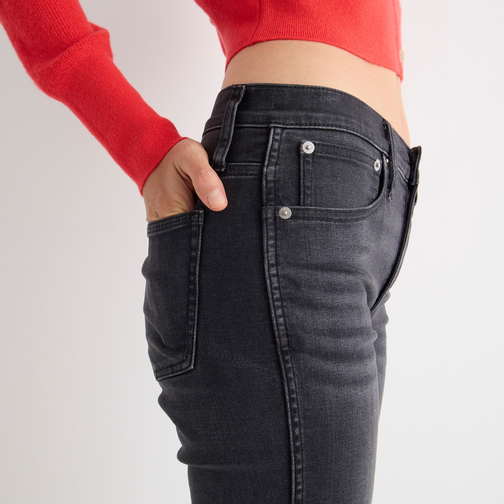9 mid-rise vintage slim-straight jean in Charcoal wash