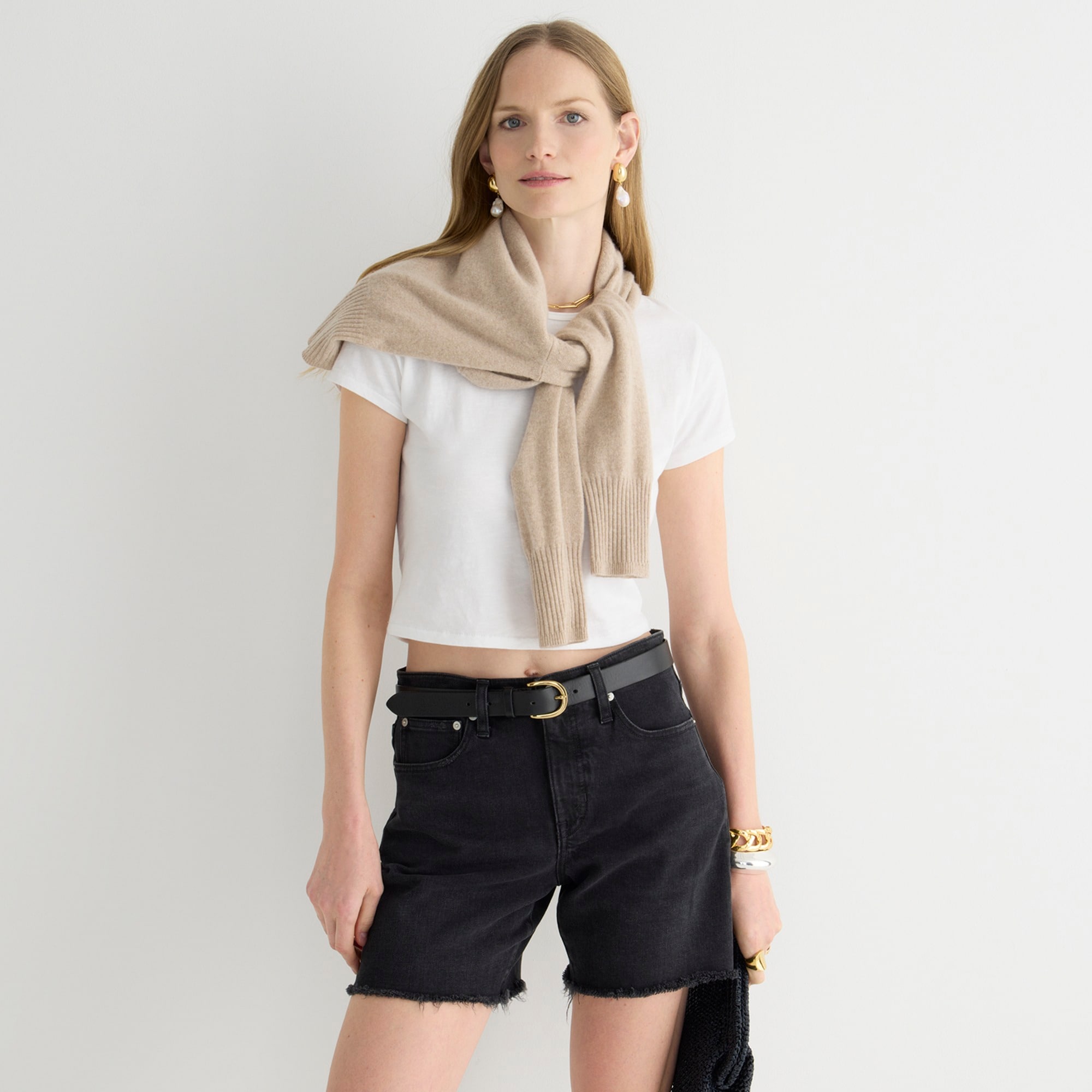 Mid-length denim short in washed black