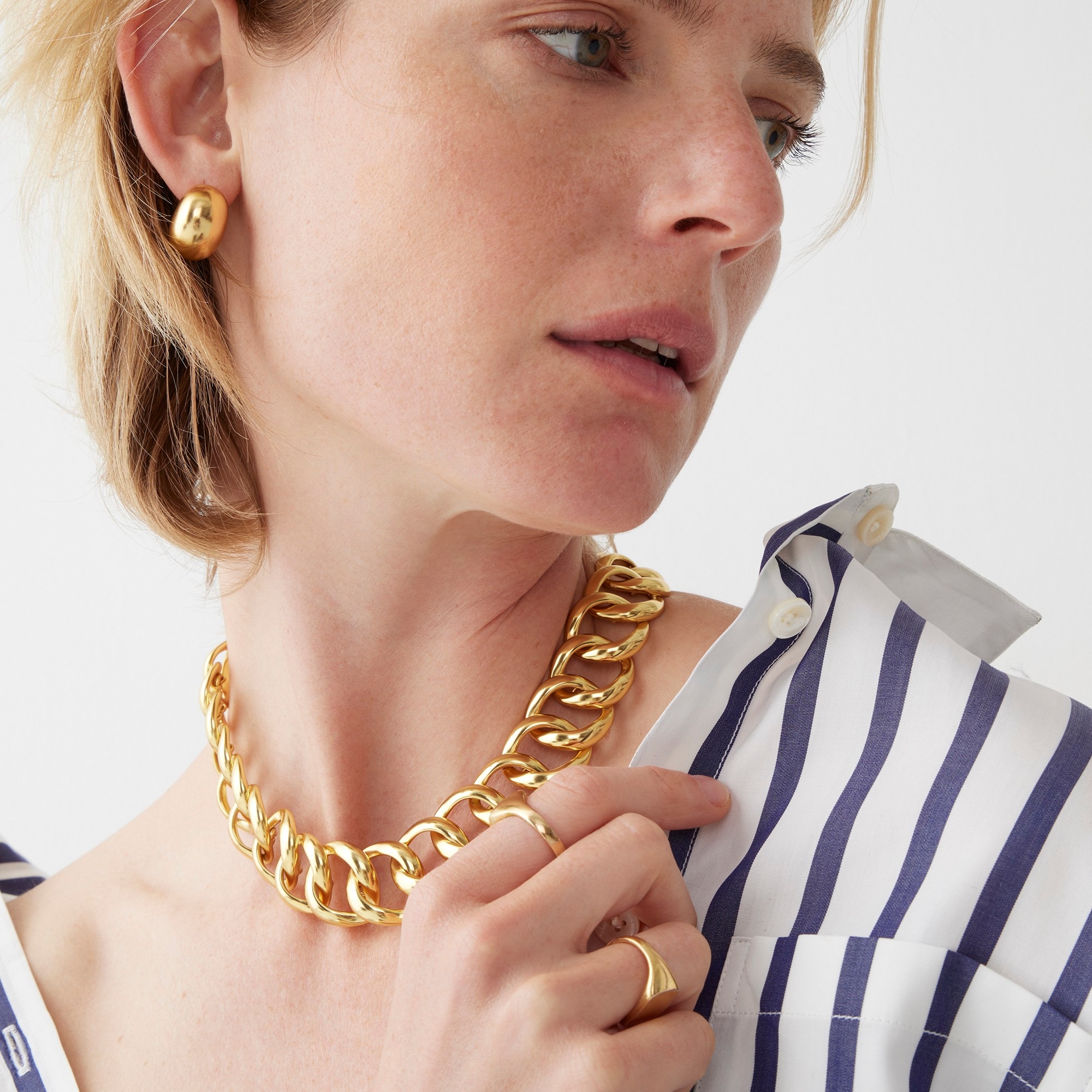 Gold-link collar necklace