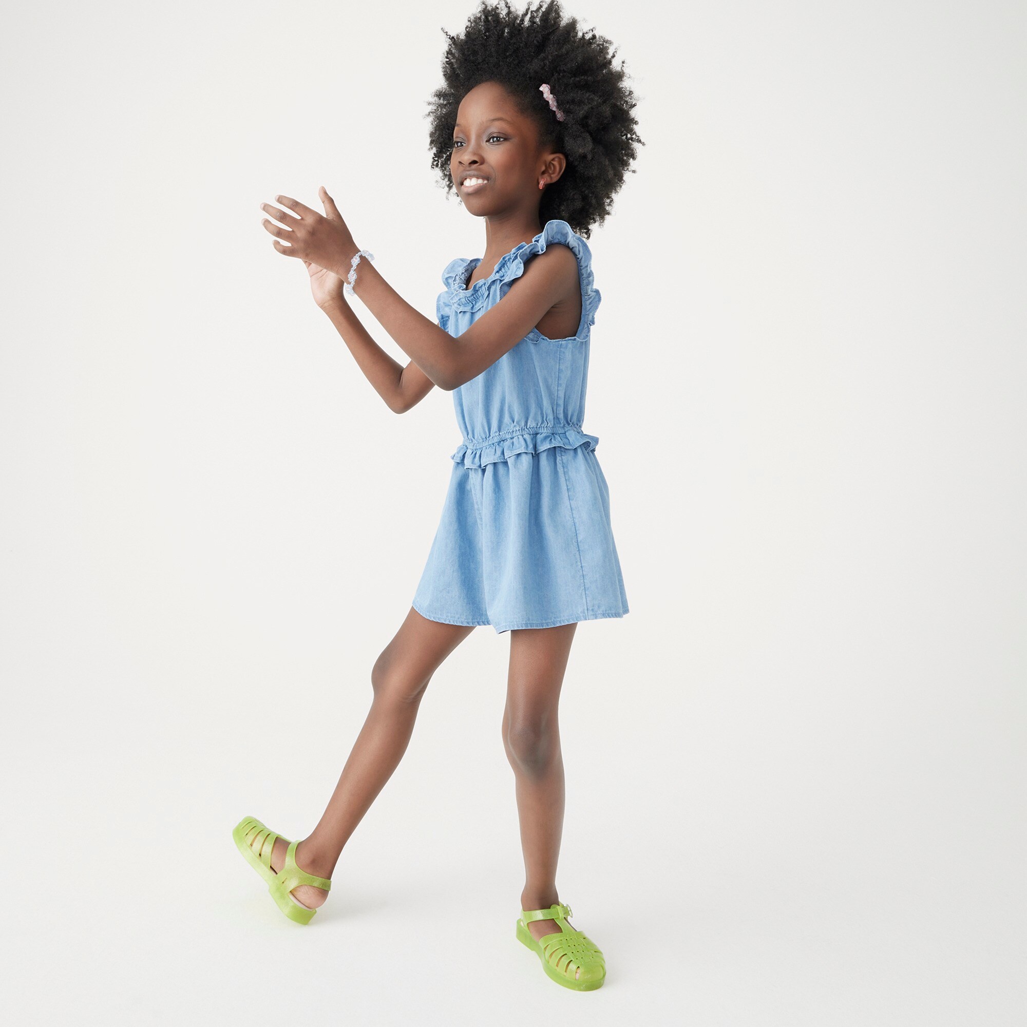 Girls' ruffle romper in chambray