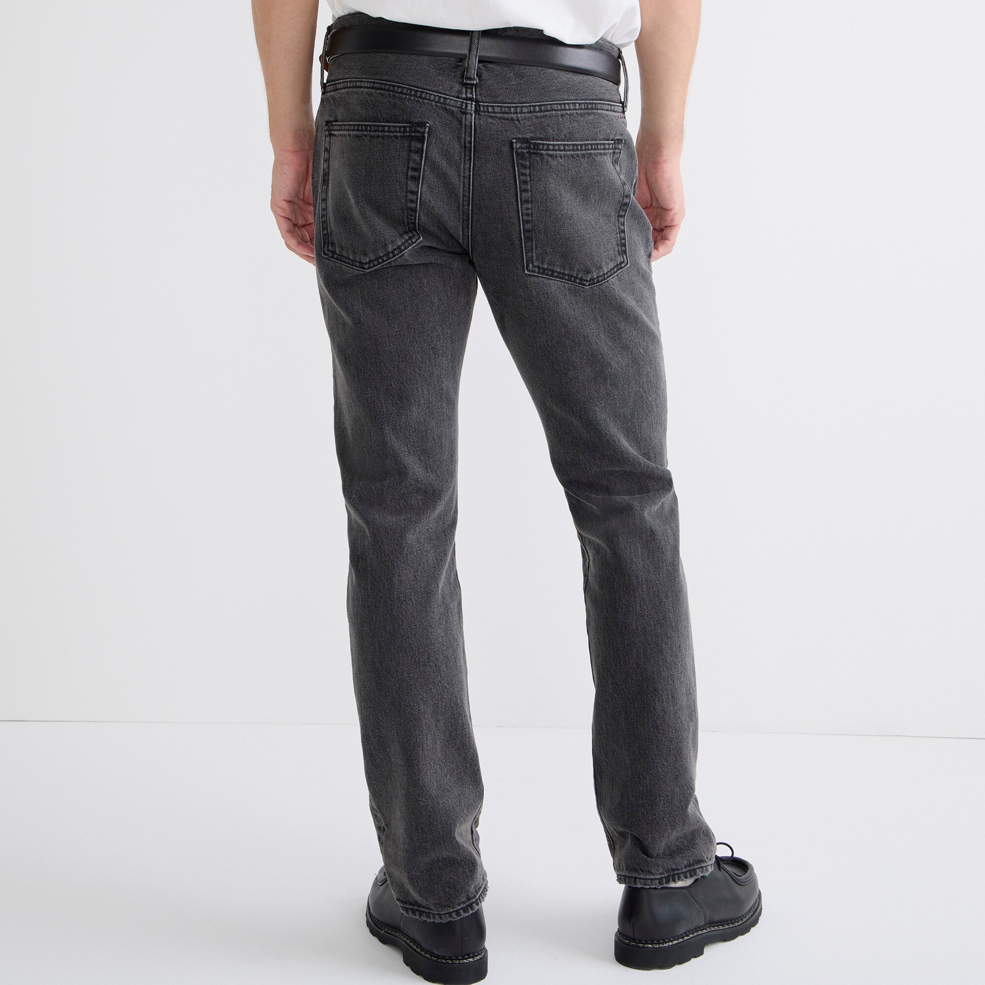 770 Straight-fit jean in black wash