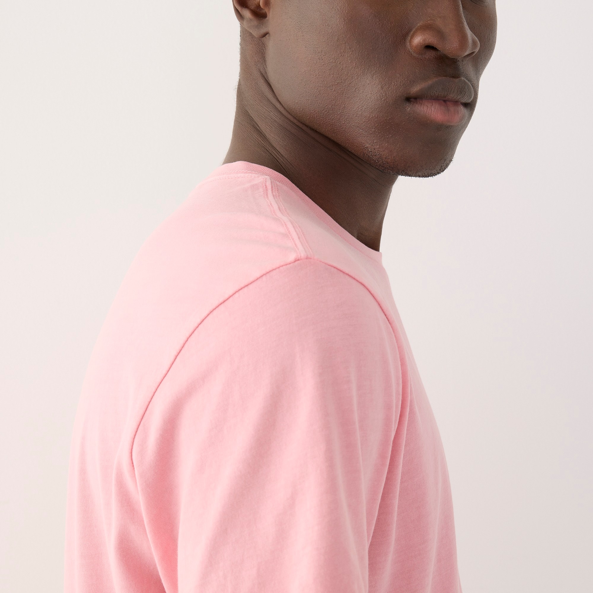 Broken-in short-sleeve T-shirt