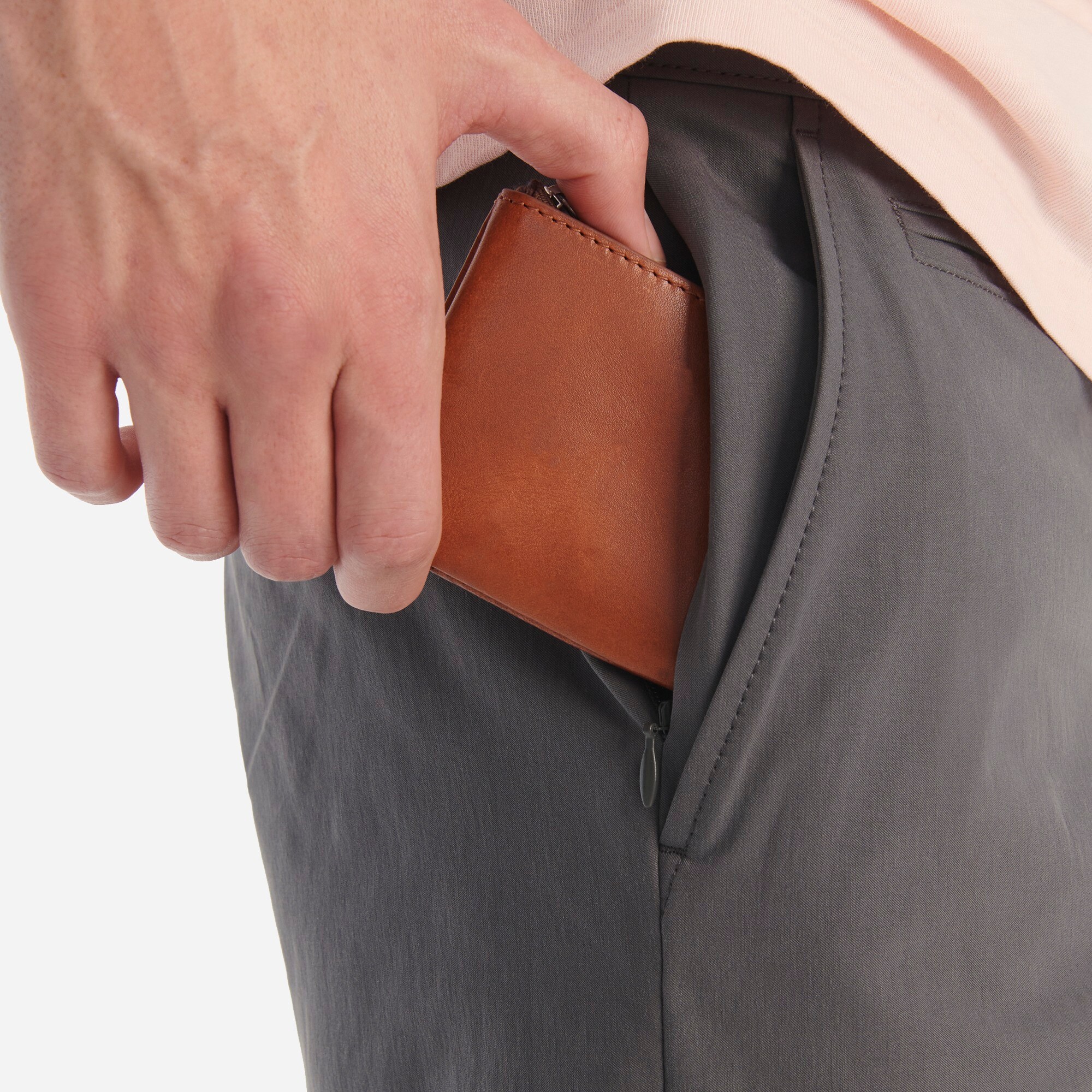 484 Slim-fit tech pant