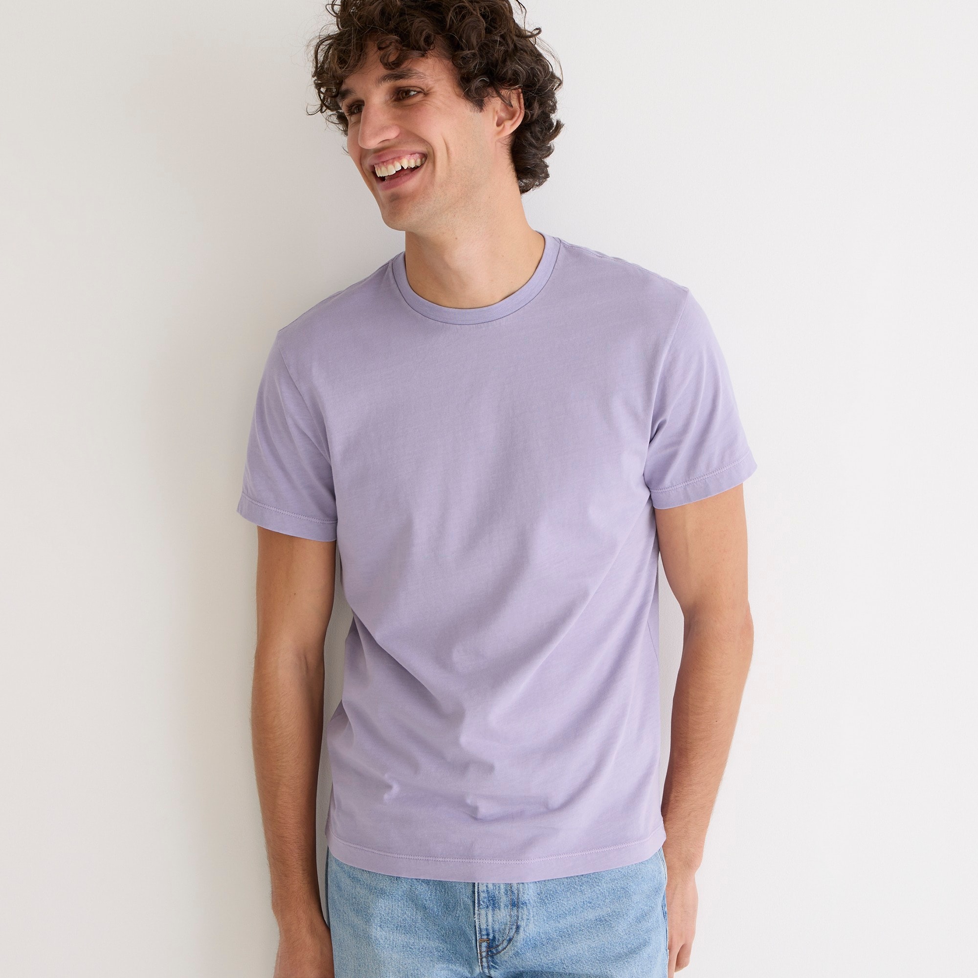 Broken-in short-sleeve T-shirt