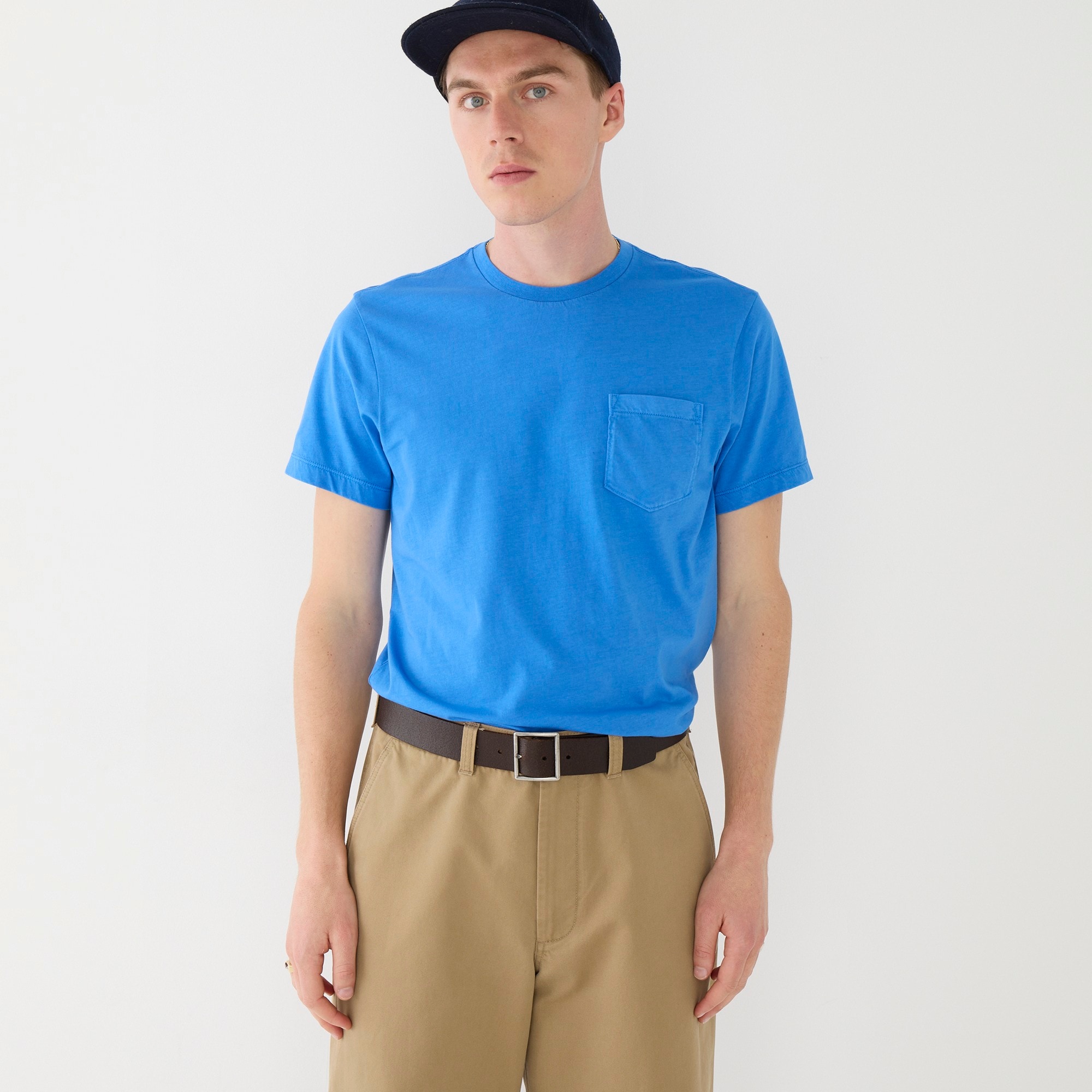 Broken-in short-sleeve pocket T-shirt