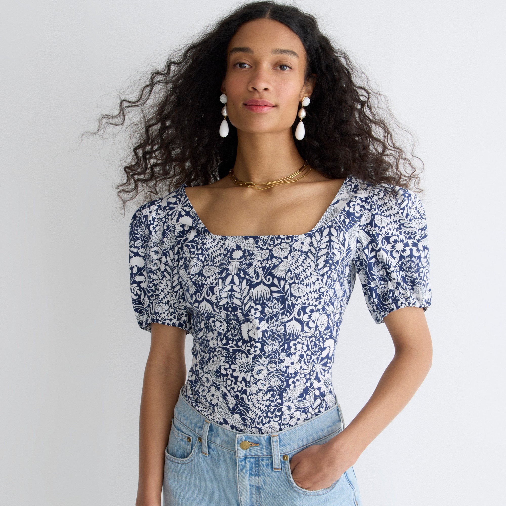 Puff-sleeve cotton poplin squareneck top in mermaid floral
