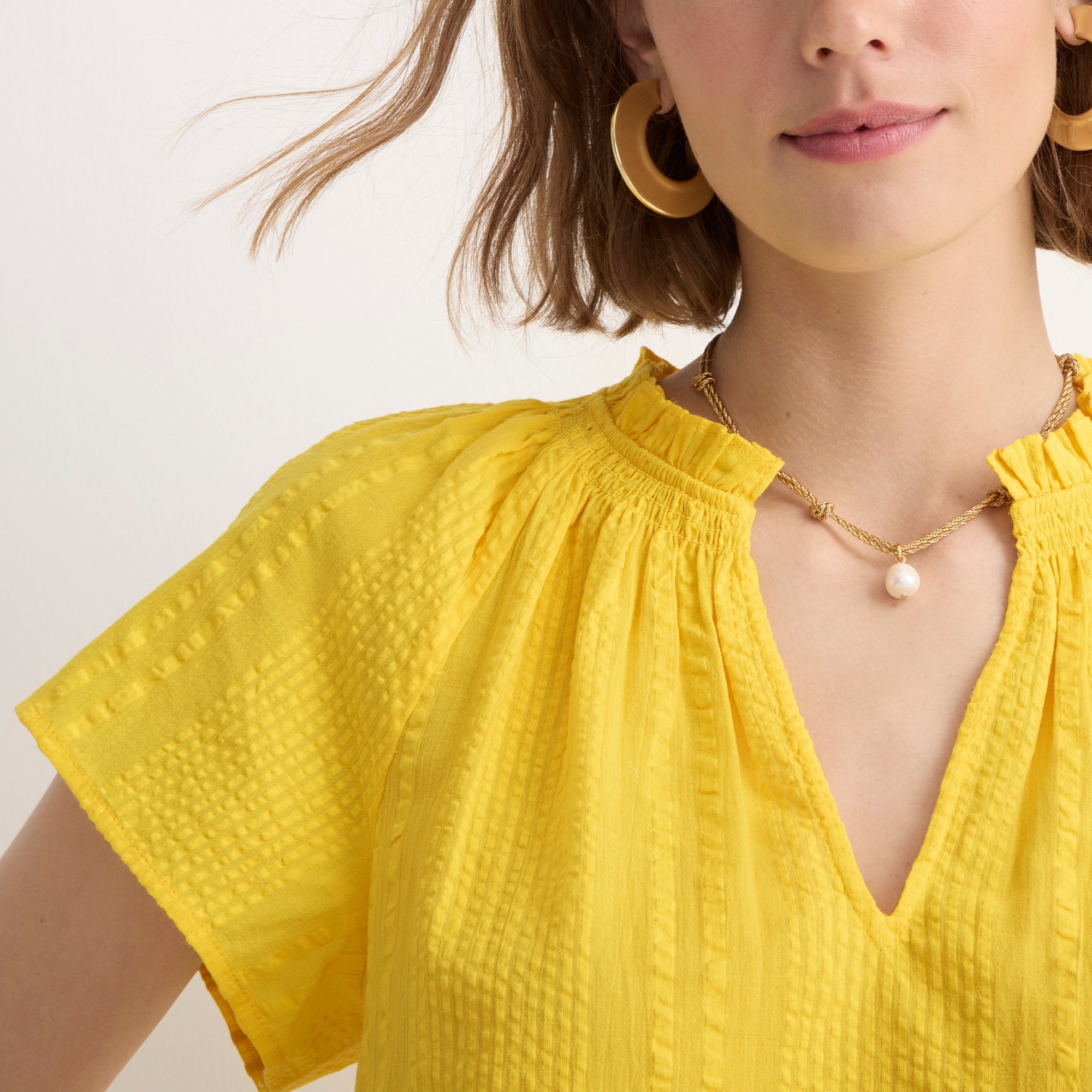 Flutter-sleeve V-neck top in cotton dobby