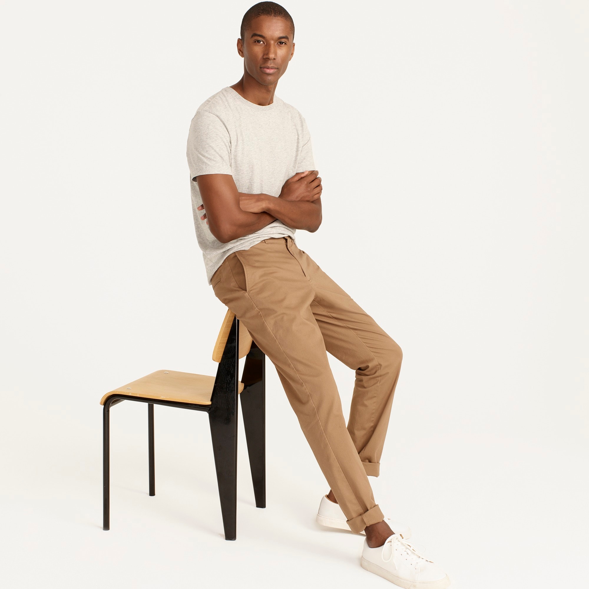 1040 Athletic Tapered-fit stretch chino pant