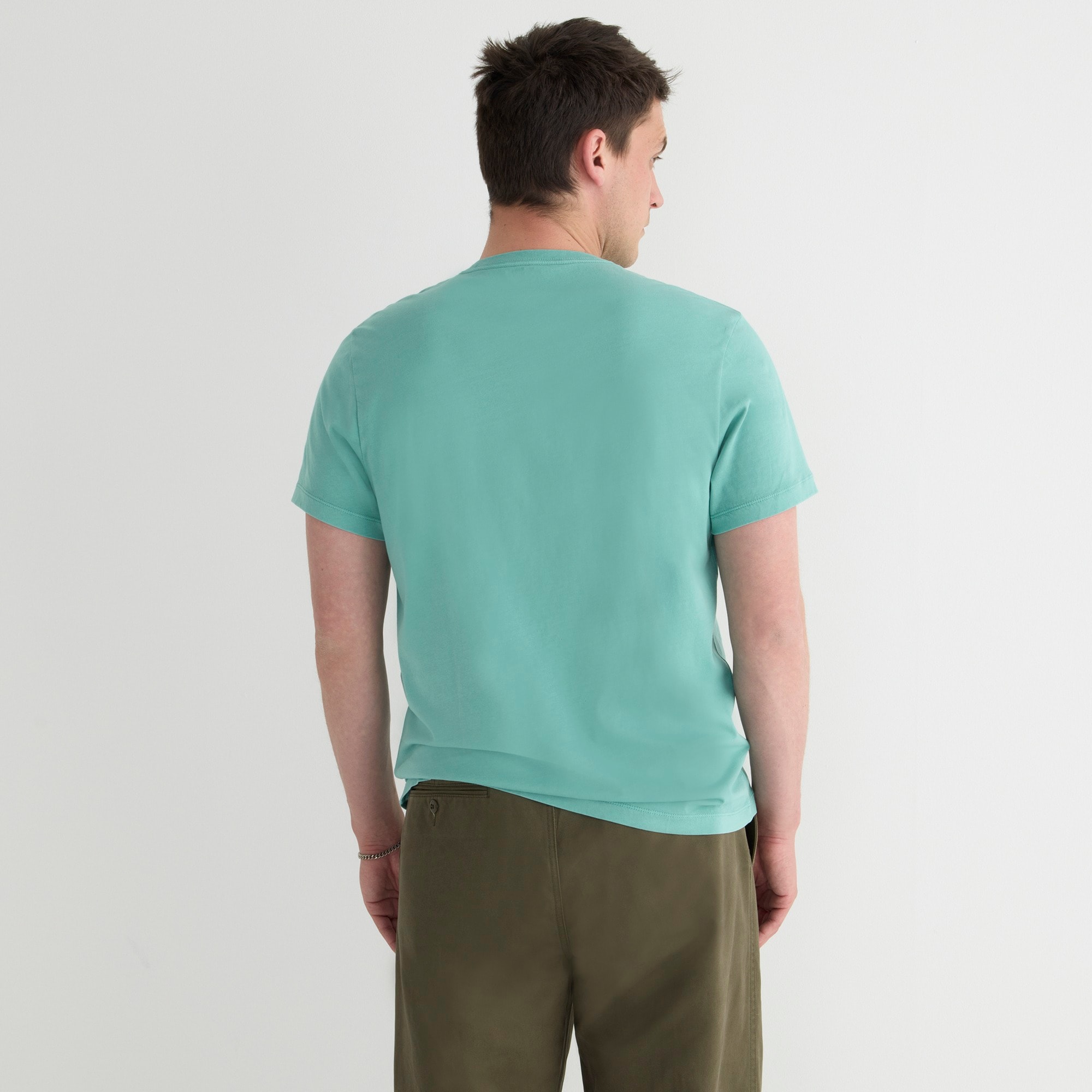 Broken-in short-sleeve T-shirt