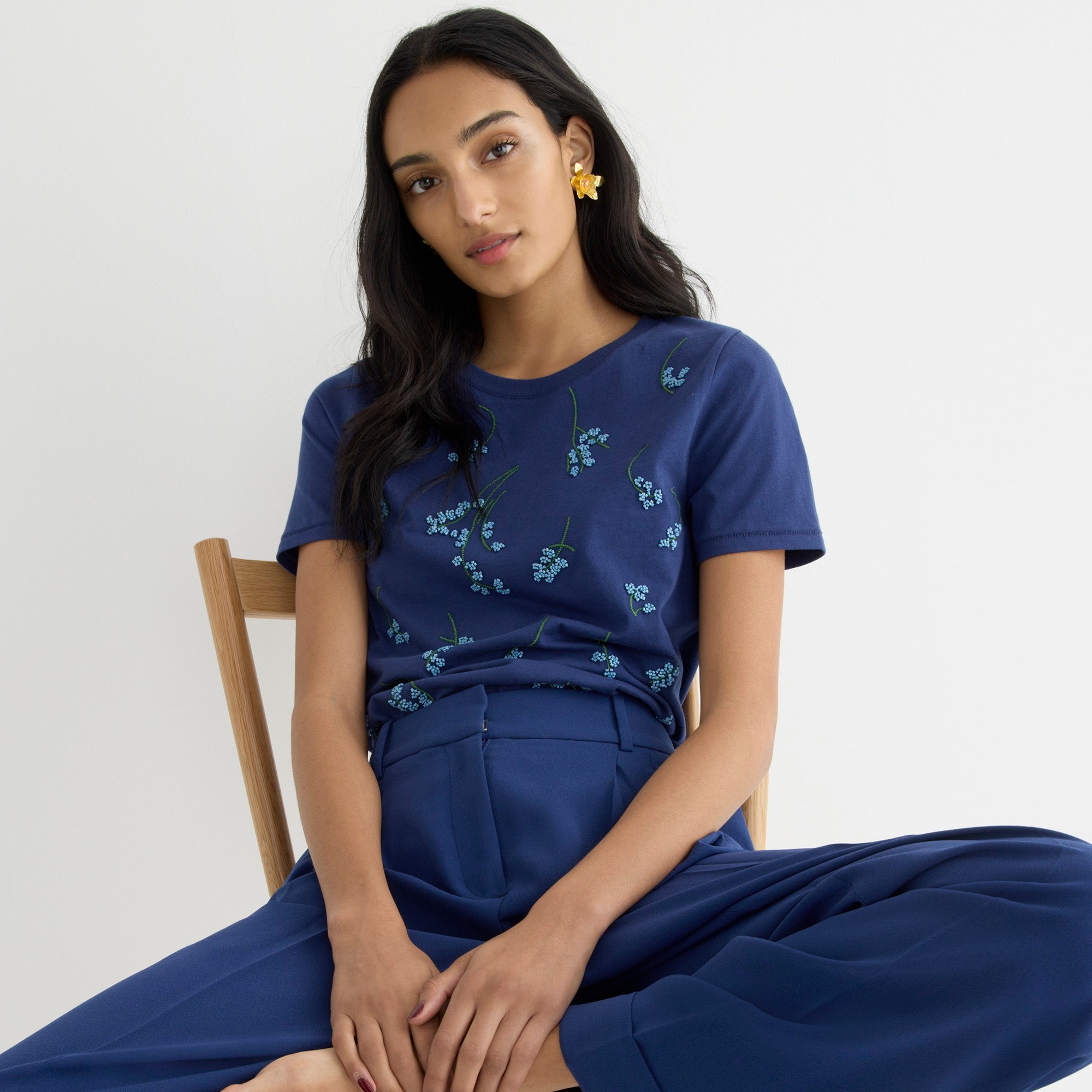 Classic-fit flower appliqué T-shirt