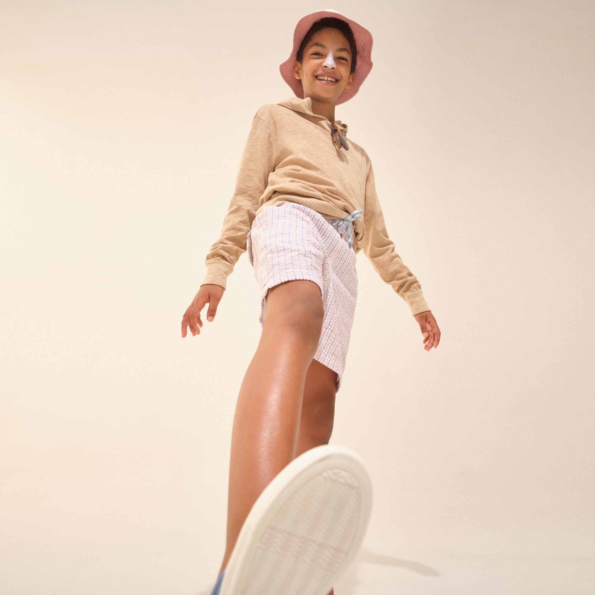 Kids' garment-dyed pocket T-shirt