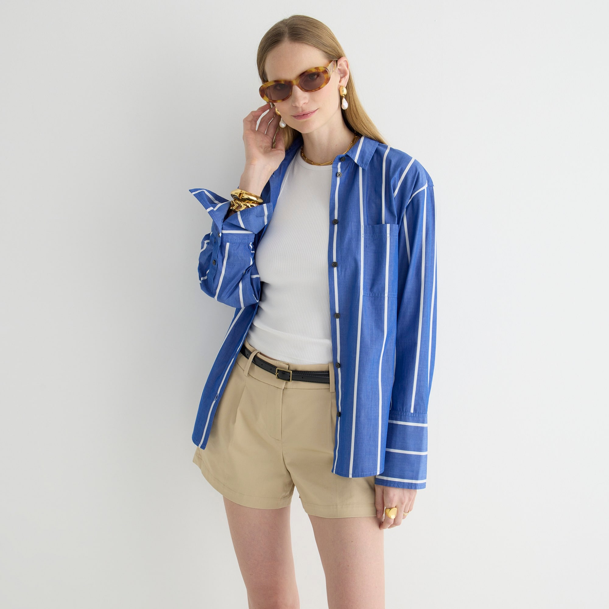 High-rise pleated short in lightweight chino