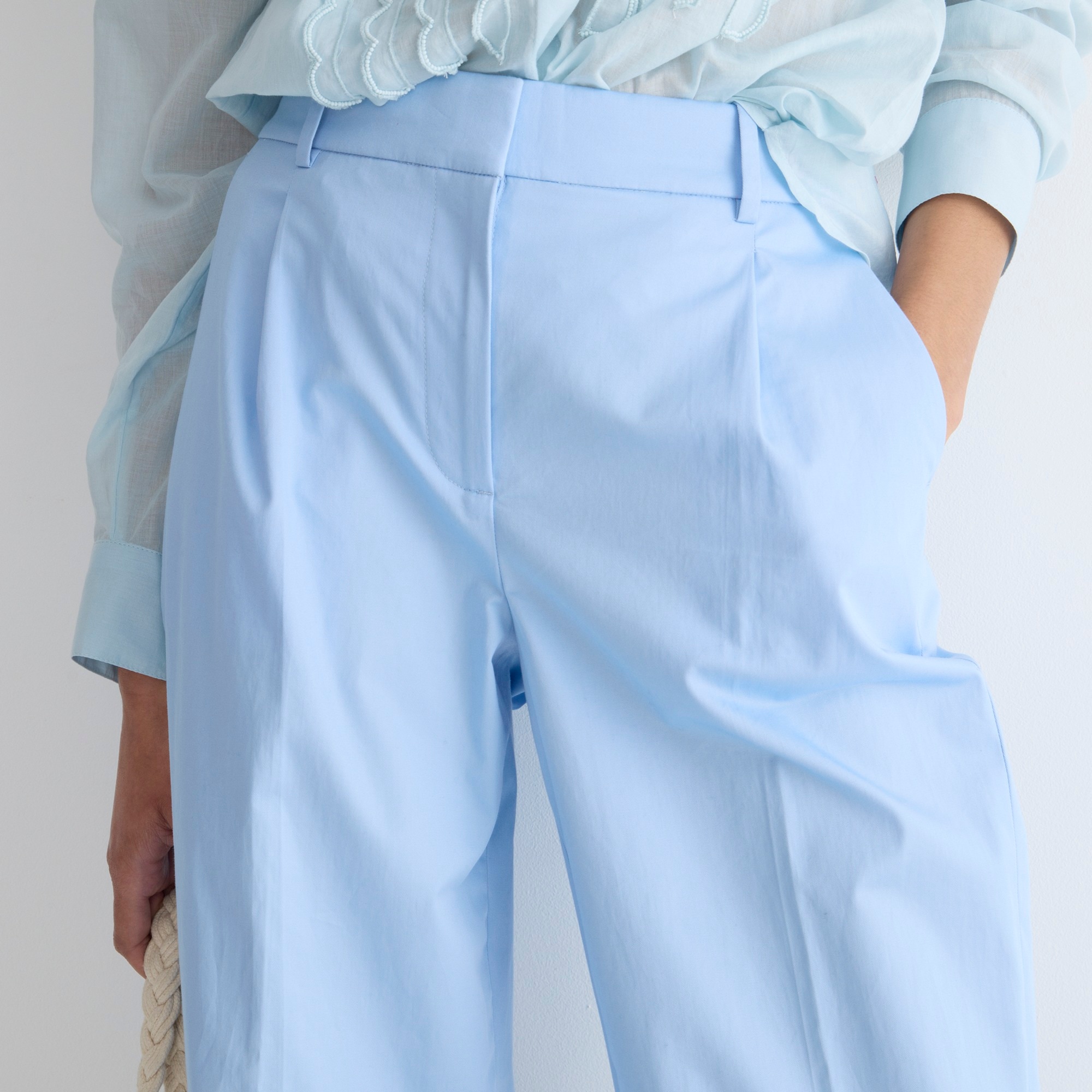 Straight-leg essential pant in lightweight chino