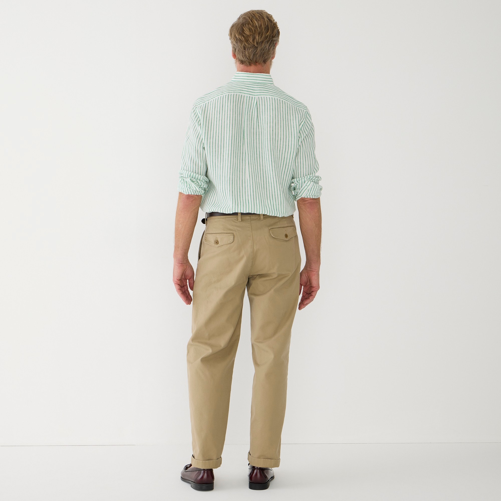 Classic Relaxed-fit pleated chino pant