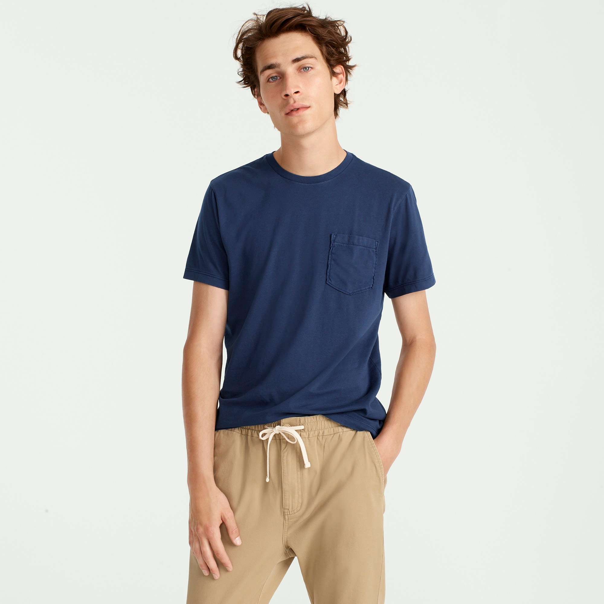 Broken-in short-sleeve pocket T-shirt