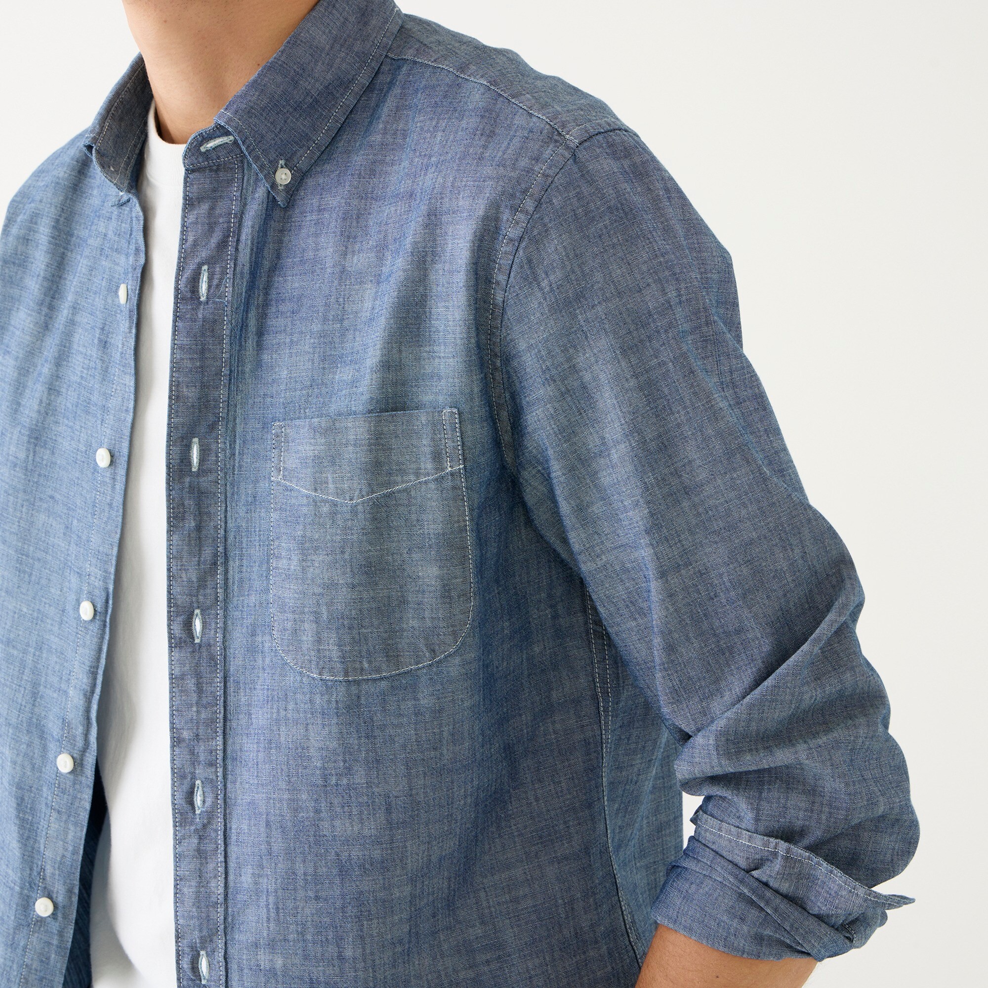 Organic cotton chambray shirt in one-year wash