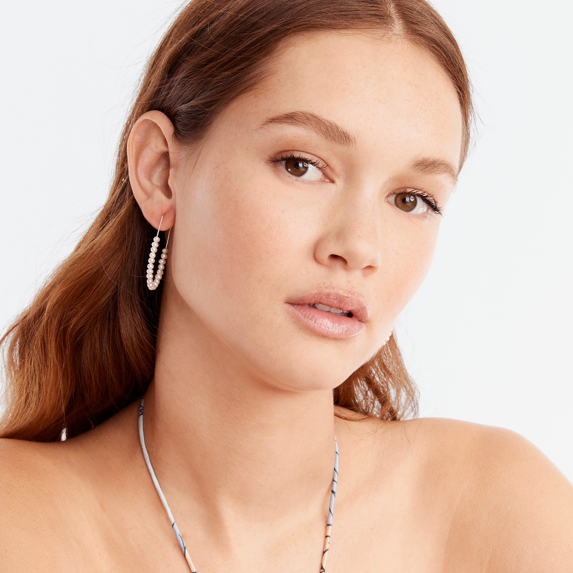 Freshwater pearl U earrings