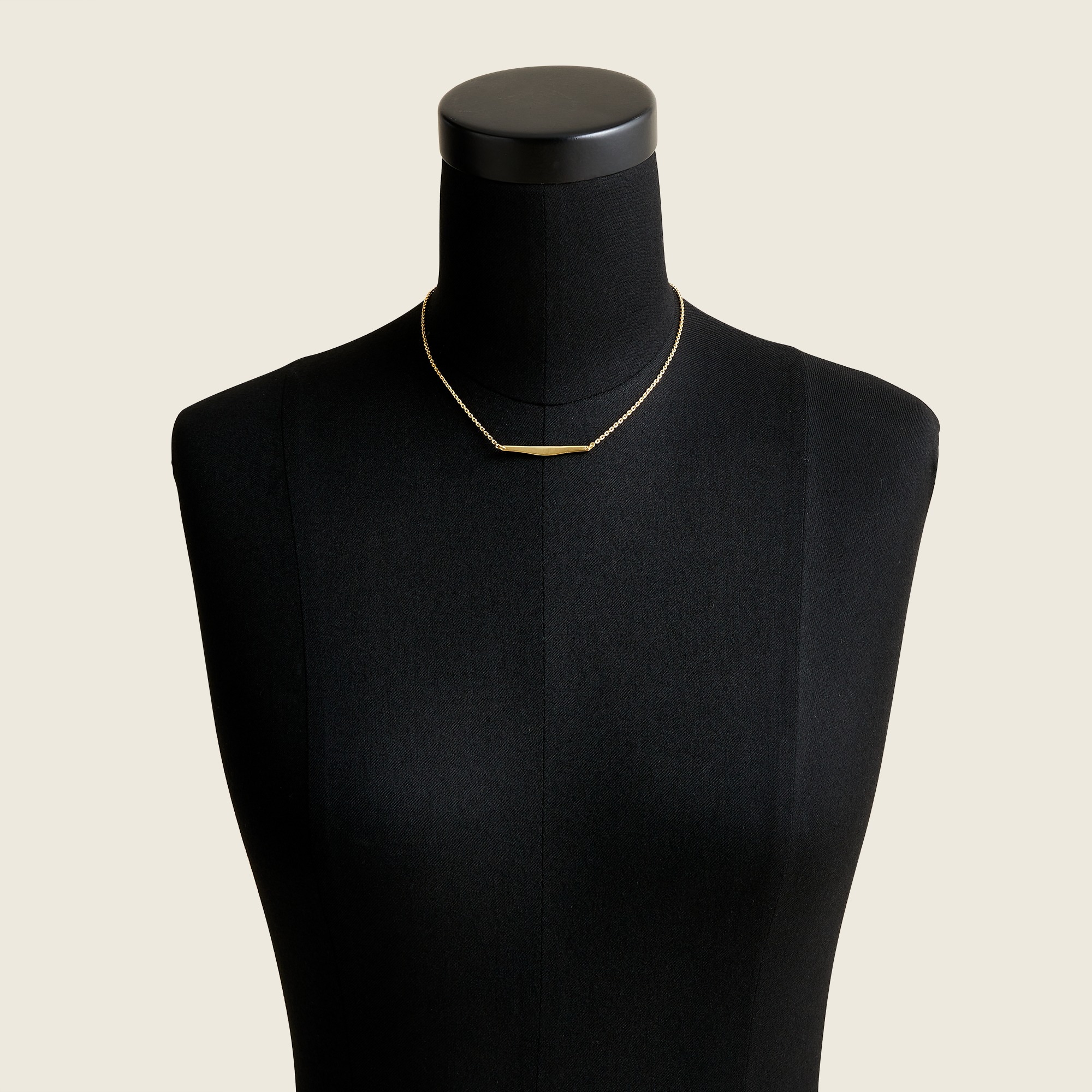 Short bar necklace