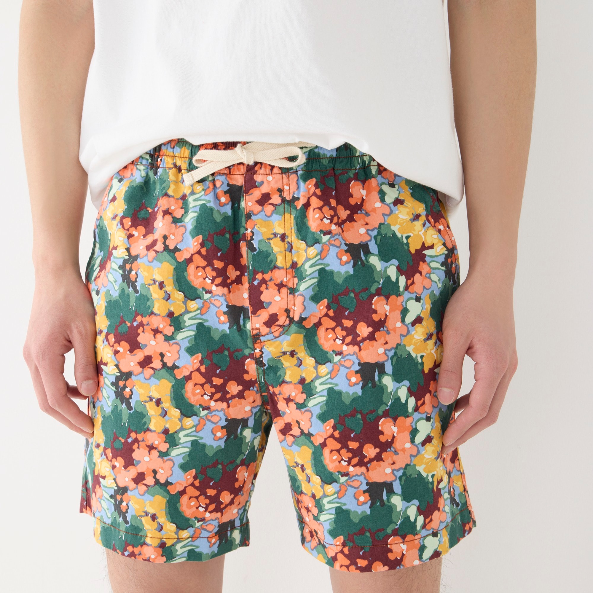 6" dock short in floral print