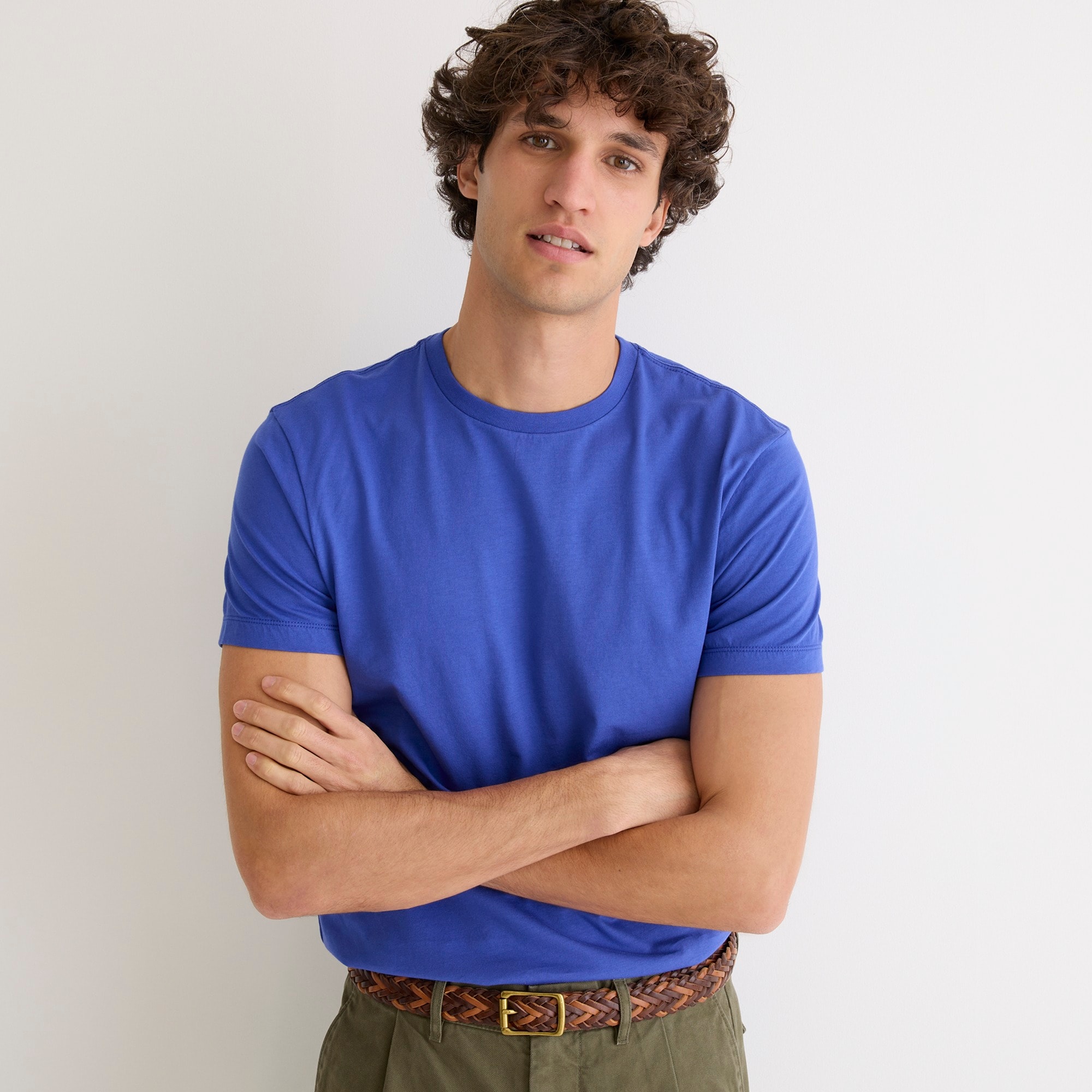 Broken-in short-sleeve T-shirt